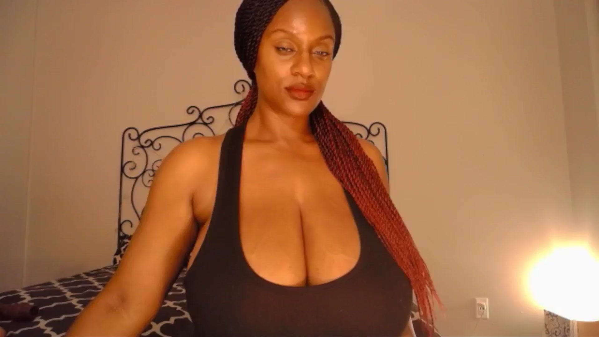 Gallery image thumbnail from TheIconicGirl's myfreecams stream on, 06/18/2024, 23:43 image 3 of 20