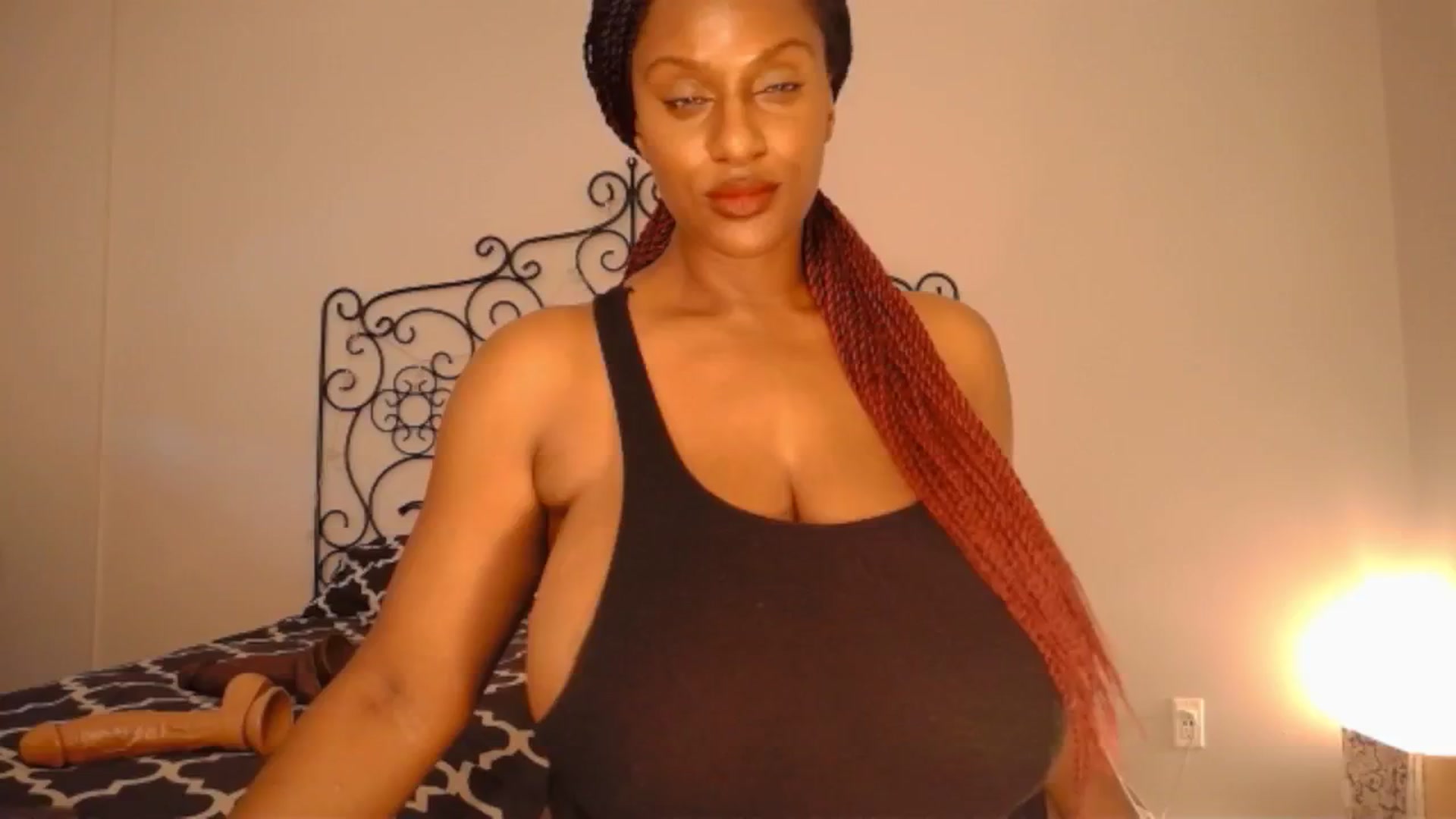 Gallery image thumbnail from TheIconicGirl's myfreecams stream on, 06/21/2024, 21:17 image 16 of 20