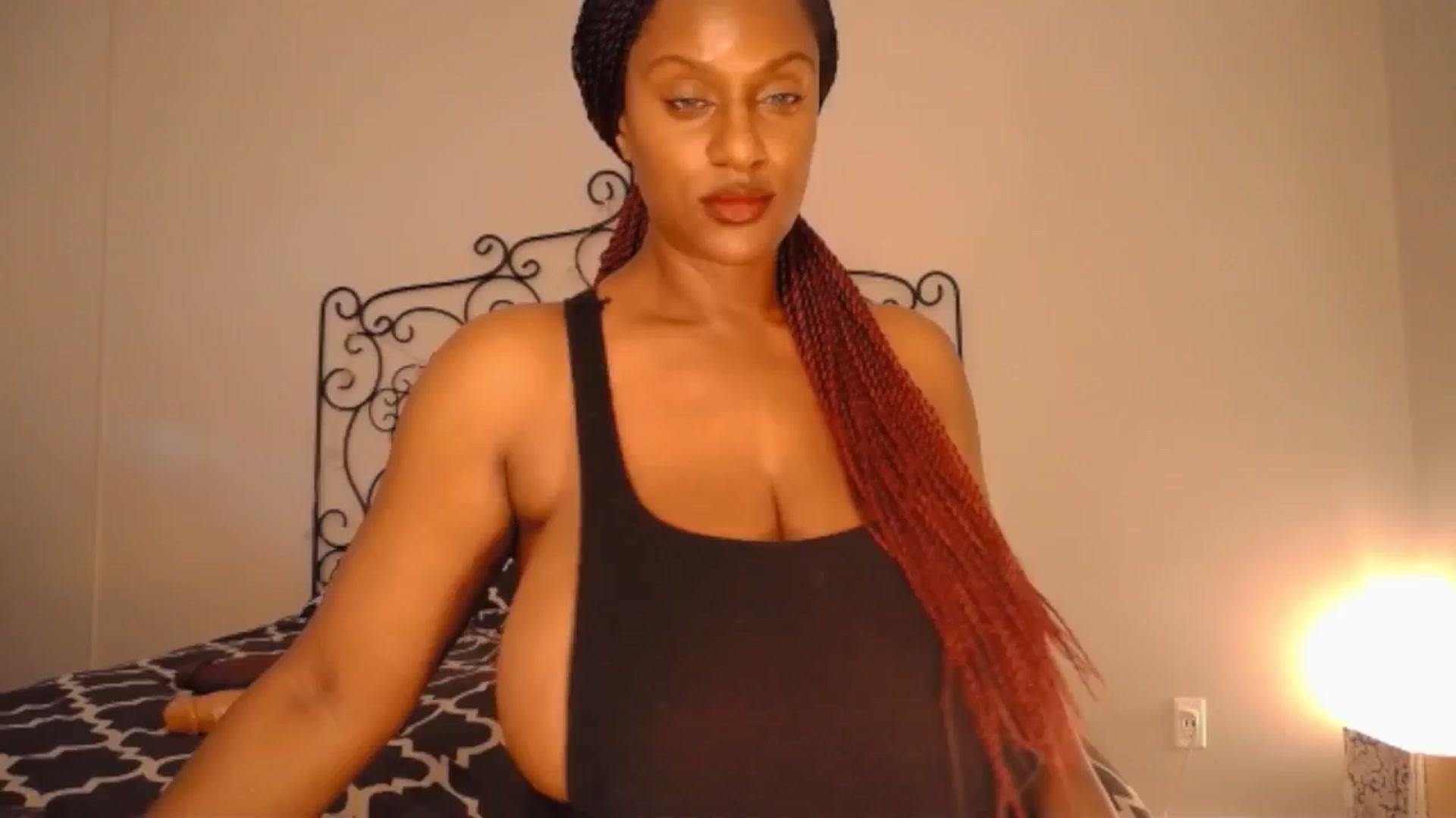 Gallery image thumbnail from TheIconicGirl's myfreecams stream on, 06/21/2024, 21:17 image 2 of 20