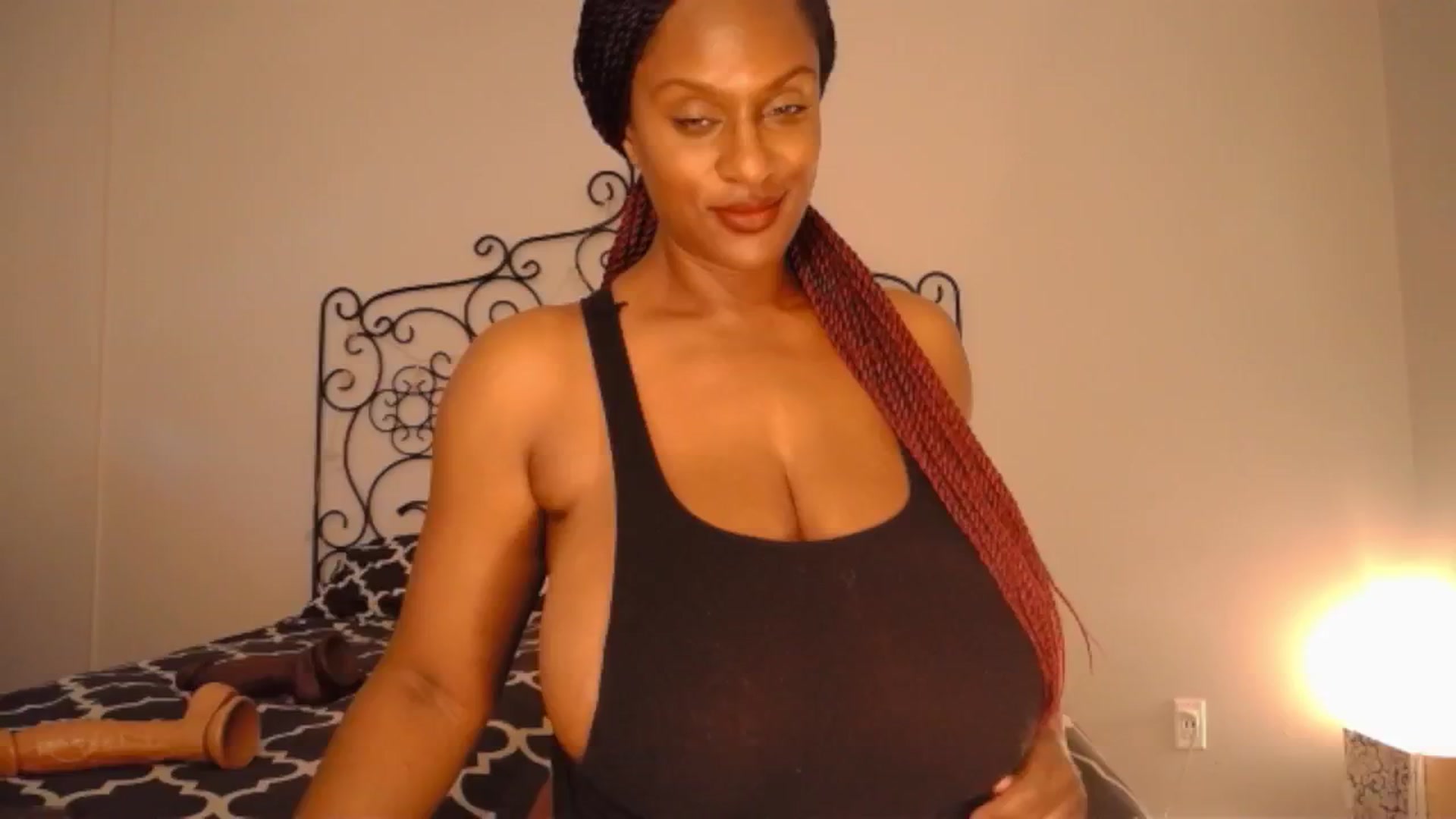 Gallery image thumbnail from TheIconicGirl's myfreecams stream on, 06/21/2024, 21:17 image 12 of 20