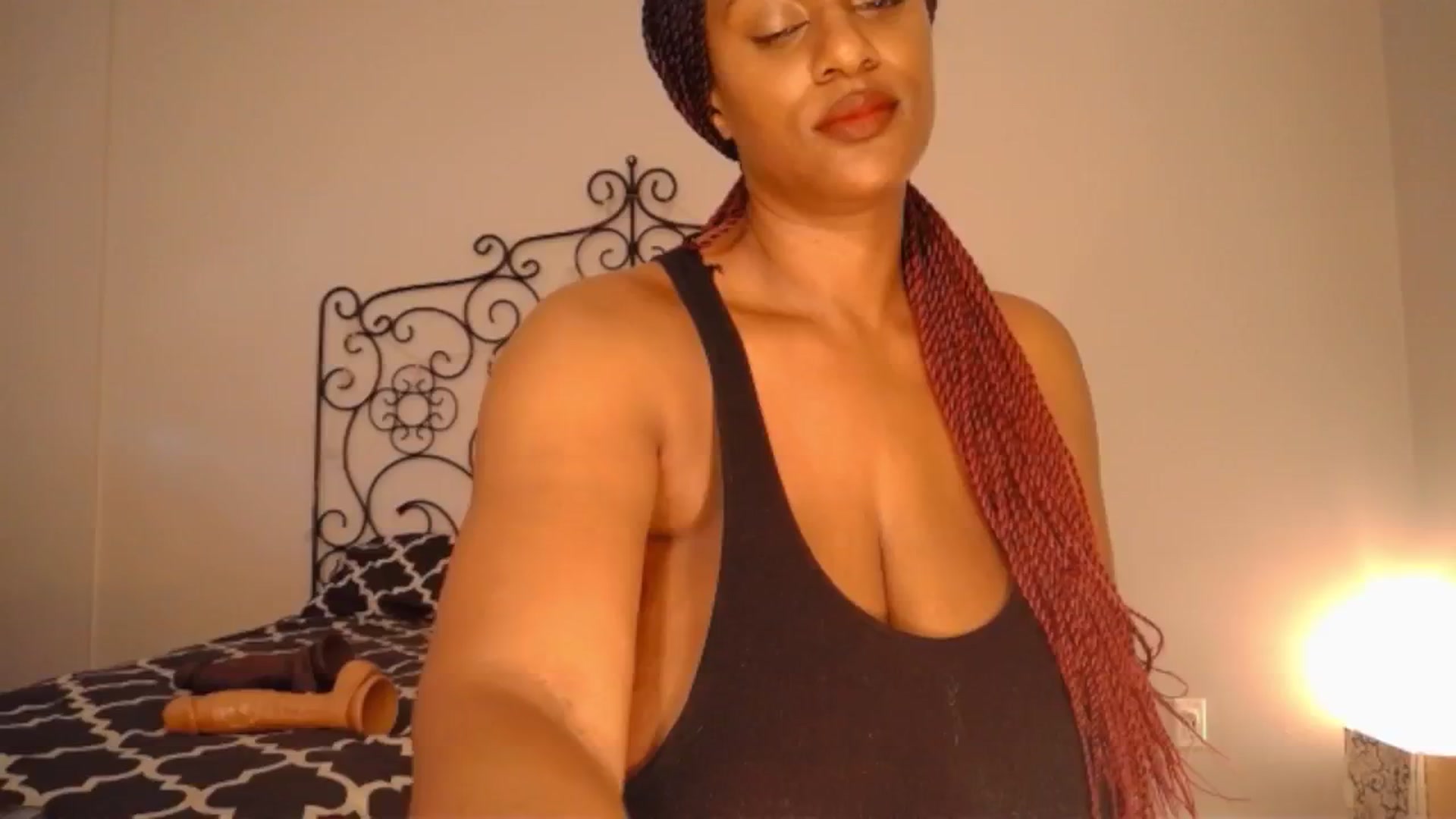 Gallery image thumbnail from TheIconicGirl's myfreecams stream on, 06/21/2024, 21:17 image 6 of 20