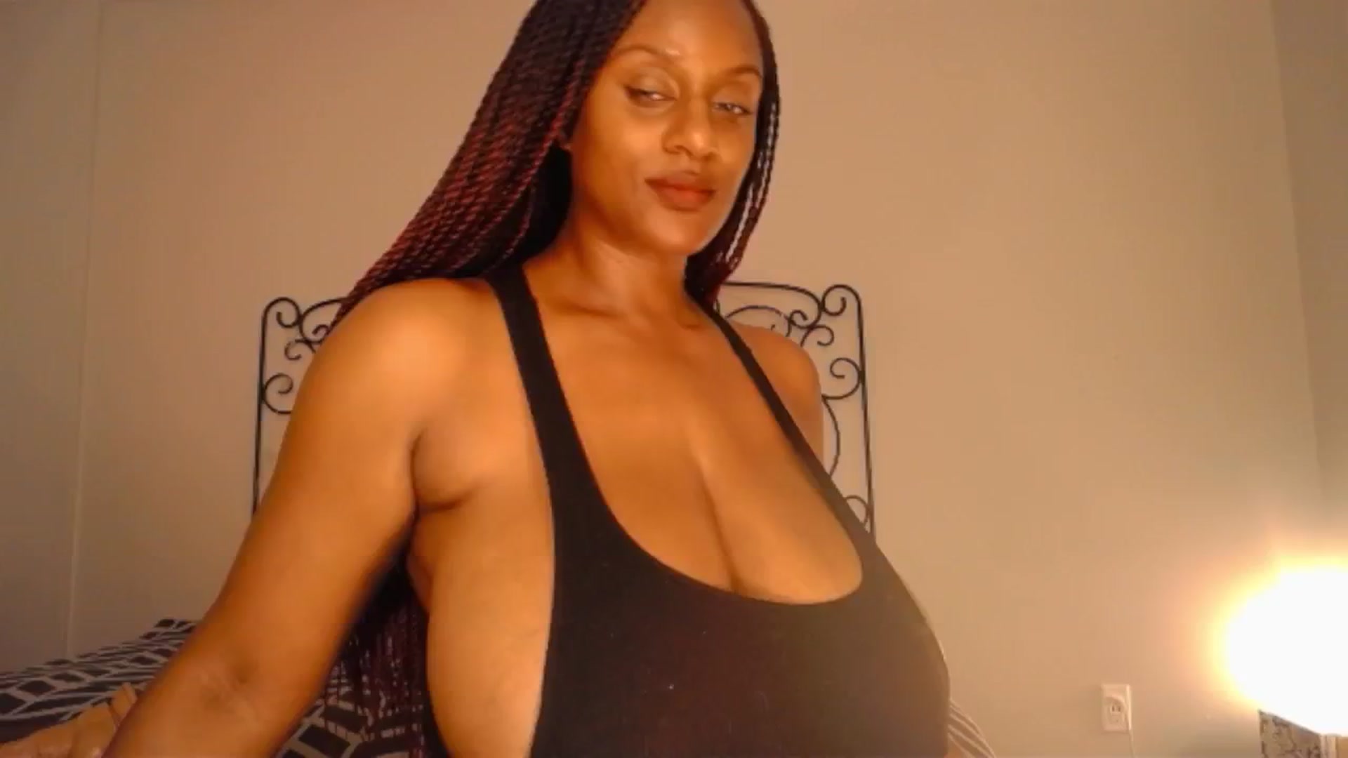Gallery image thumbnail from TheIconicGirl's myfreecams stream on, 07/14/2024, 18:15 image 10 of 20