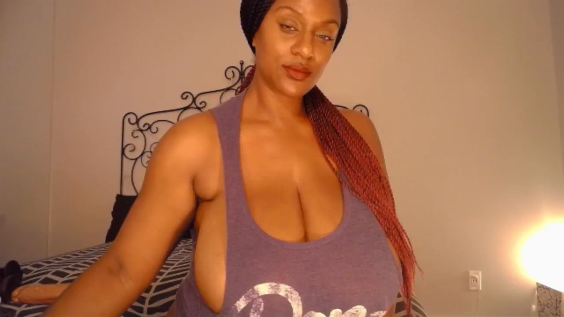 Gallery image thumbnail from TheIconicGirl's myfreecams stream on, 08/24/2024, 15:25 image 6 of 20