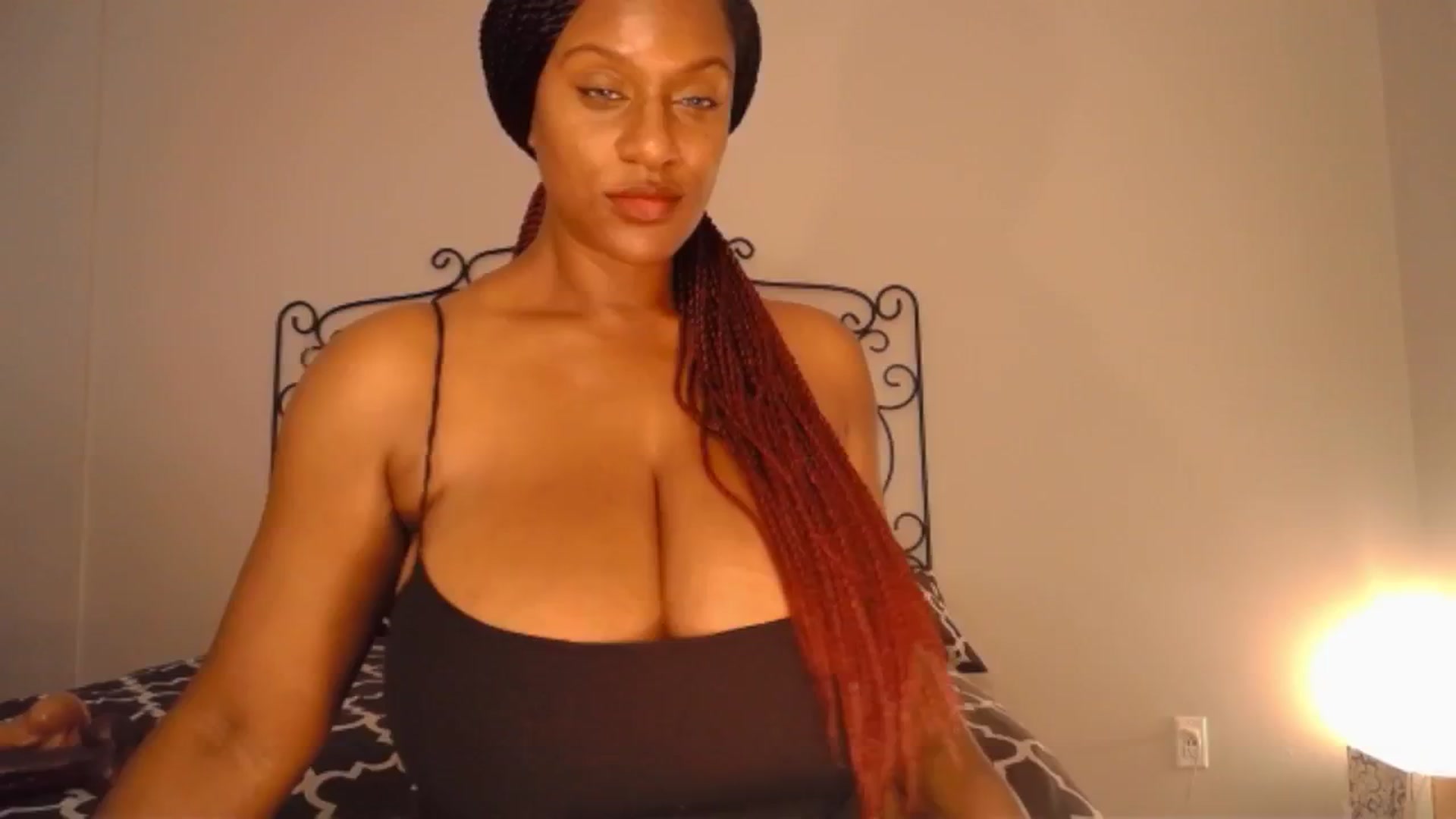Gallery image thumbnail from TheIconicGirl's myfreecams stream on, 09/15/2024, 15:02 image 5 of 20
