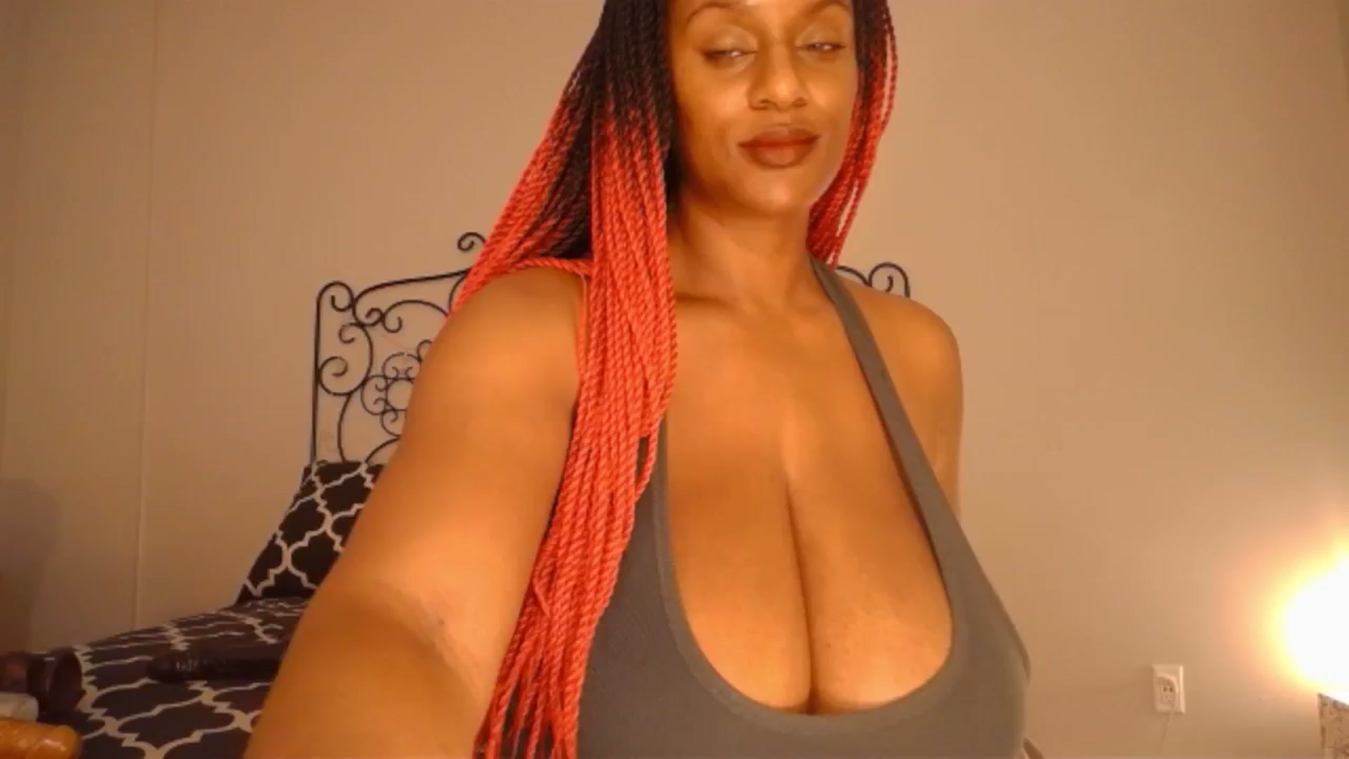 Gallery image thumbnail from TheIconicGirl's myfreecams stream on, 12/01/2024, 17:39 image 16 of 20