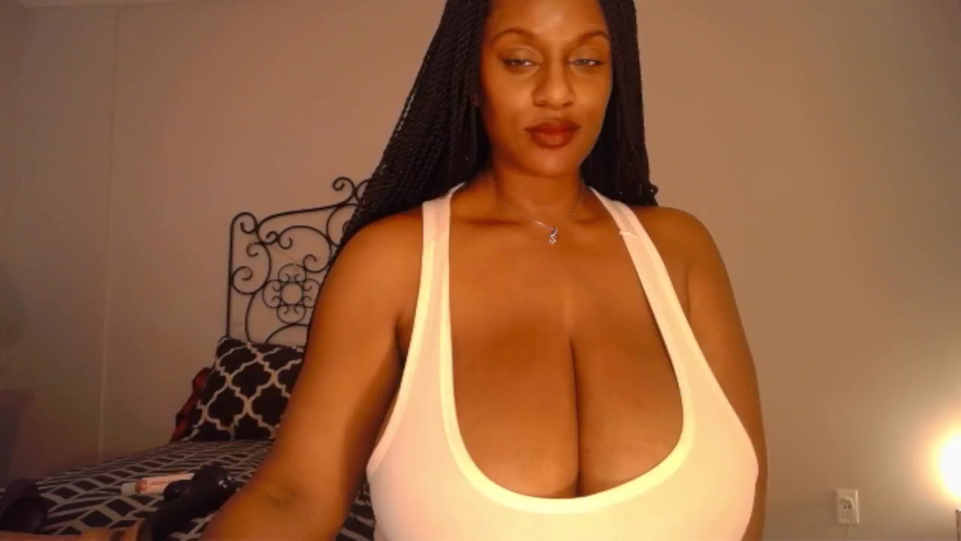 Gallery image thumbnail from TheIconicGirl's myfreecams stream on, 12/22/2024, 17:25 image 8 of 20