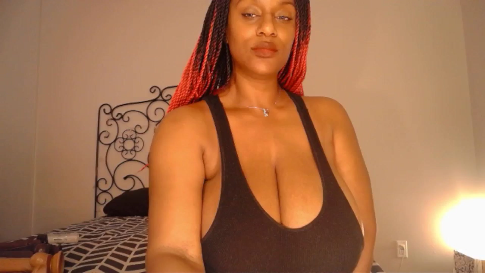 Gallery image thumbnail from TheIconicGirl's myfreecams stream on, 05/31/2025, 16:19 image 2 of 20