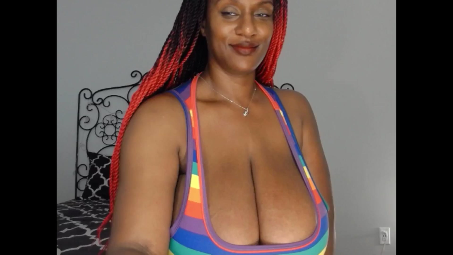Gallery image thumbnail from TheIconicGirl's myfreecams stream on, 06/30/2025, 16:21 image 19 of 20