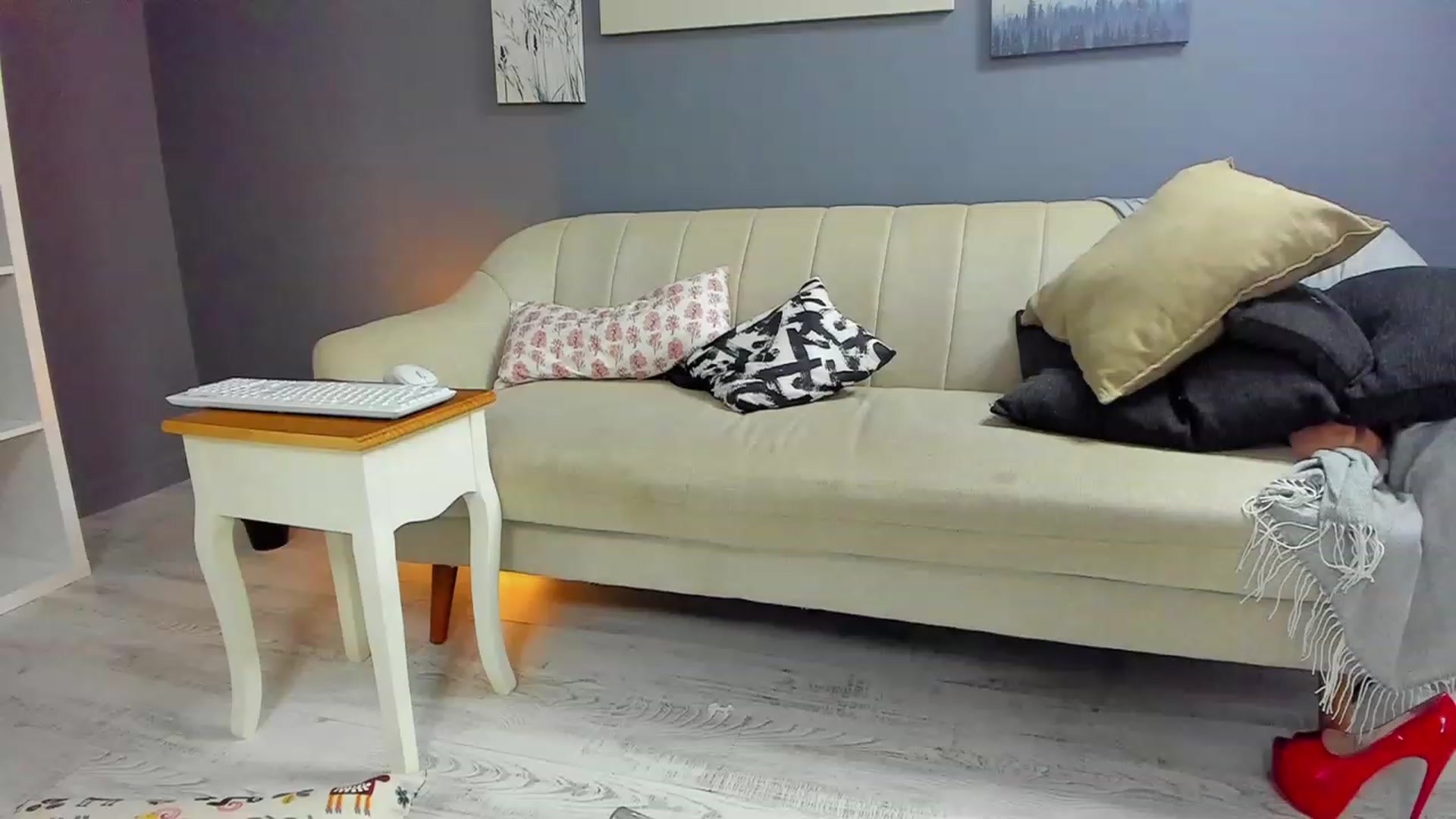 Gallery image thumbnail from TheJoyShow's myfreecams stream on, 12/07/2022, 03:46 image 12 of 20