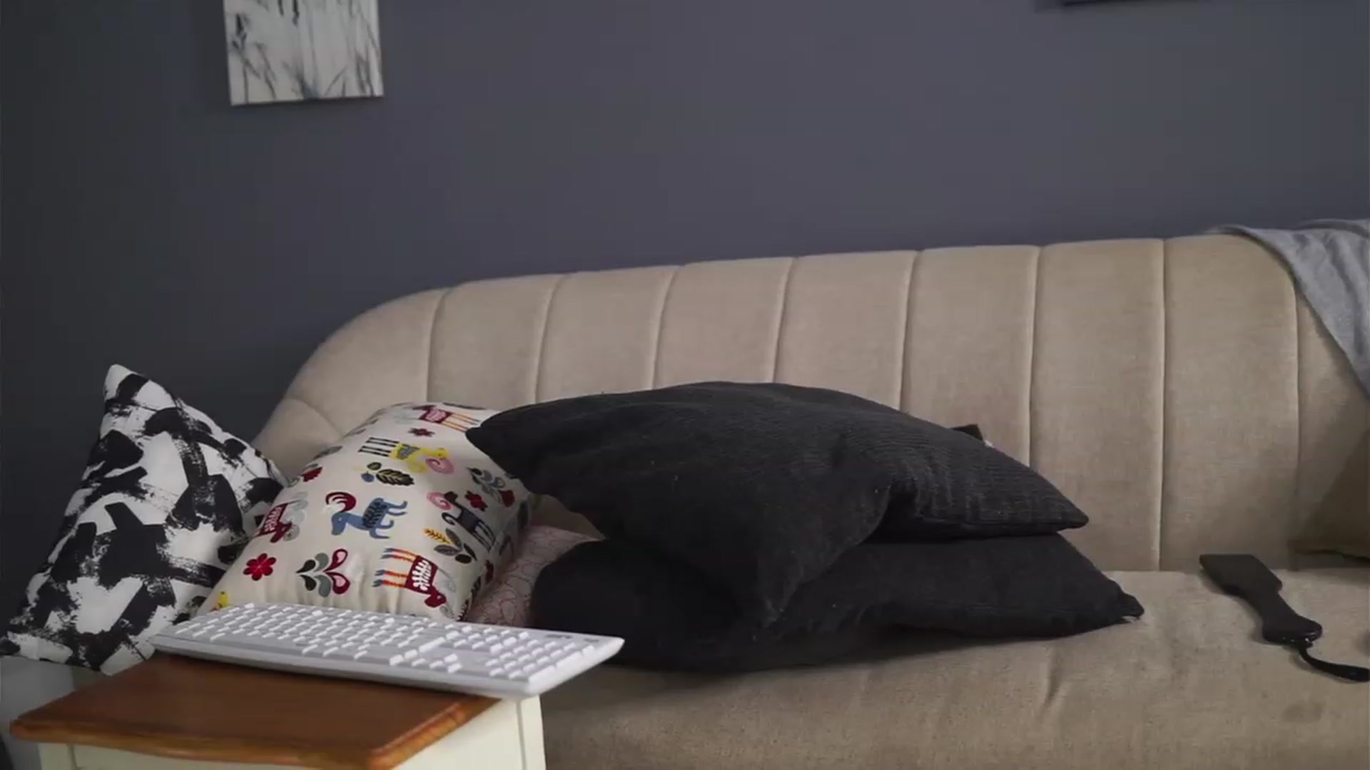 Gallery image thumbnail from TheJoyShow's myfreecams stream on, 12/08/2022, 23:59 image 13 of 20