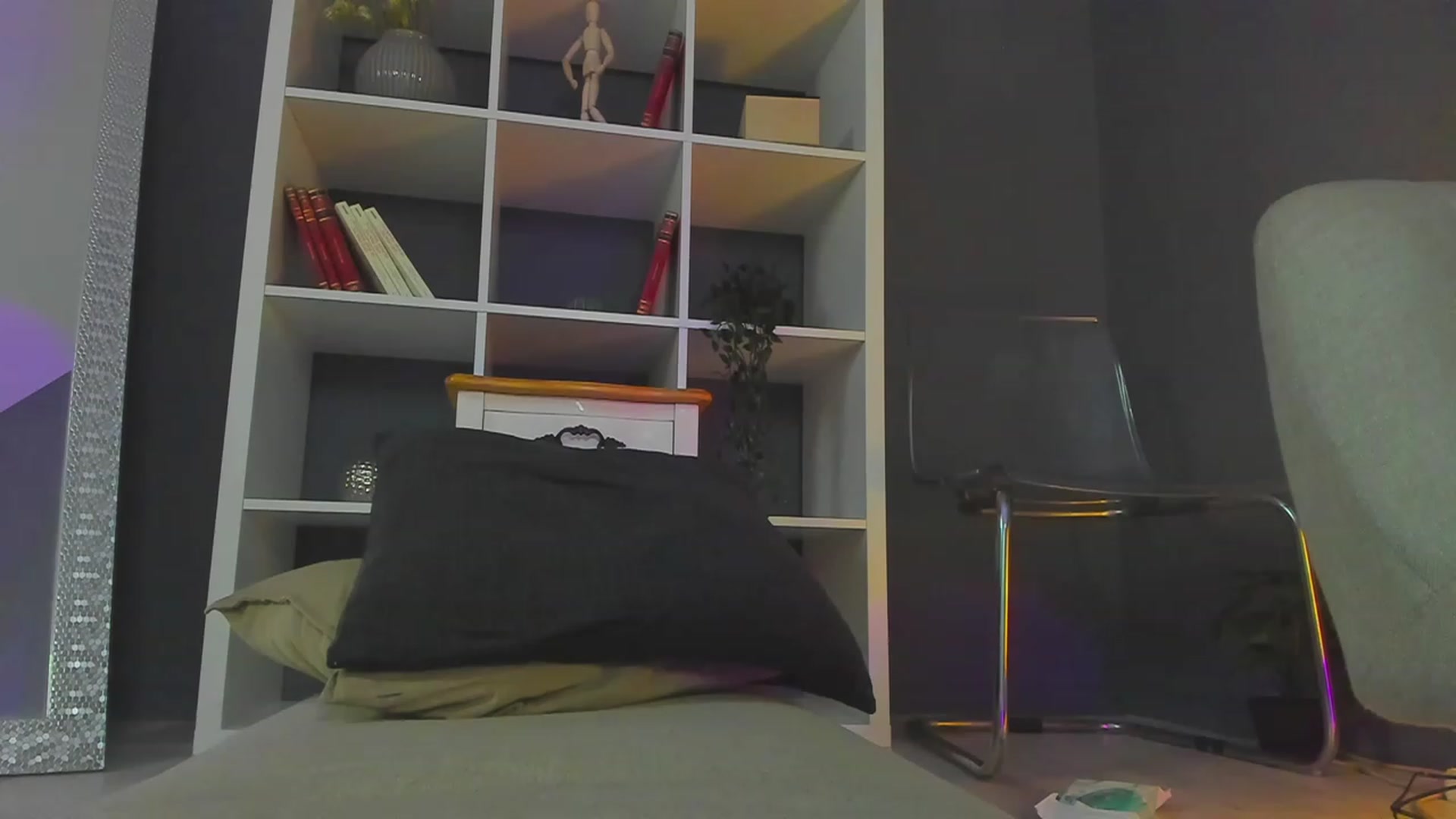 Gallery image thumbnail from TheJoyShow's myfreecams stream on, 12/12/2022, 24:49 image 4 of 20