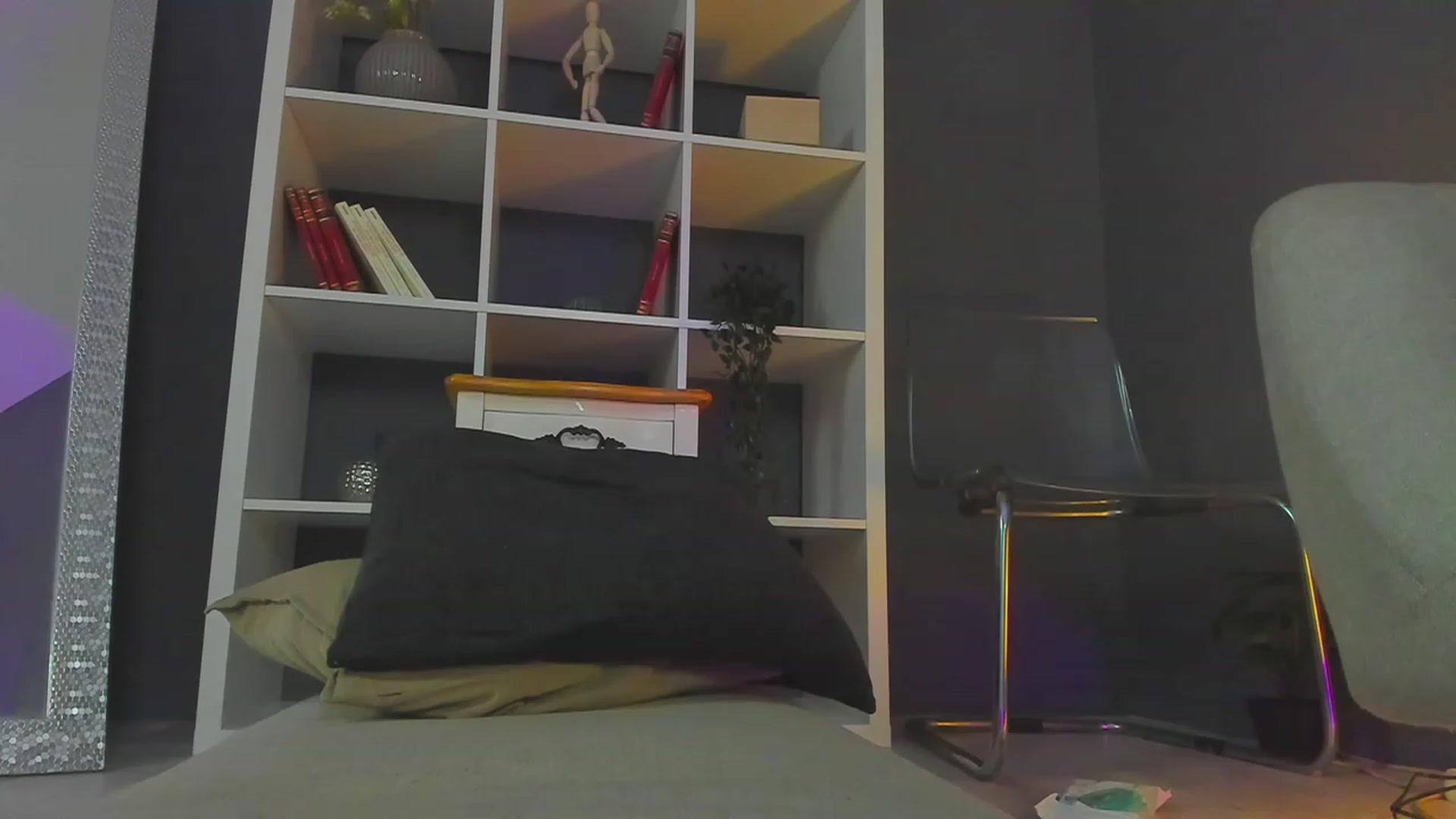 Gallery image thumbnail from TheJoyShow's myfreecams stream on, 12/12/2022, 24:49 image 5 of 20