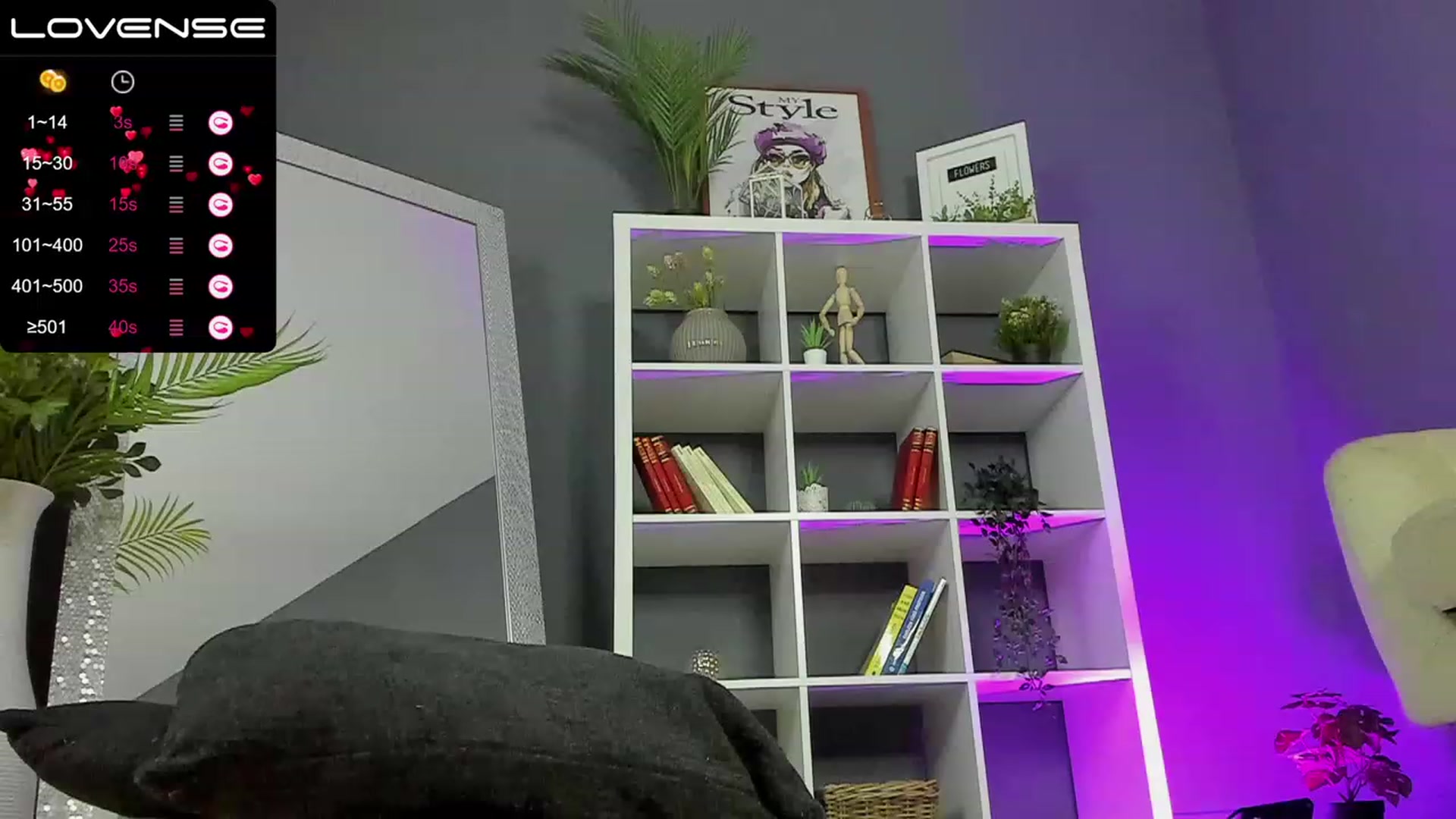 Gallery image thumbnail from TheJoyShow's myfreecams stream on, 12/19/2022, 04:44 image 18 of 20
