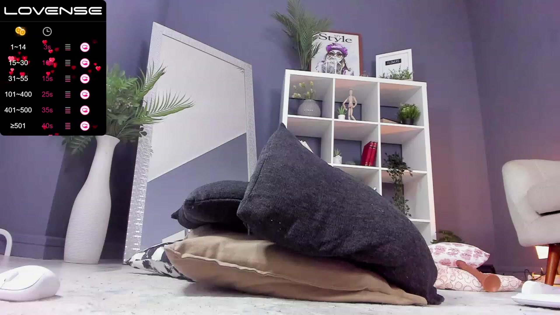 Gallery image thumbnail from TheJoyShow's myfreecams stream on, 12/23/2022, 05:17 image 13 of 20