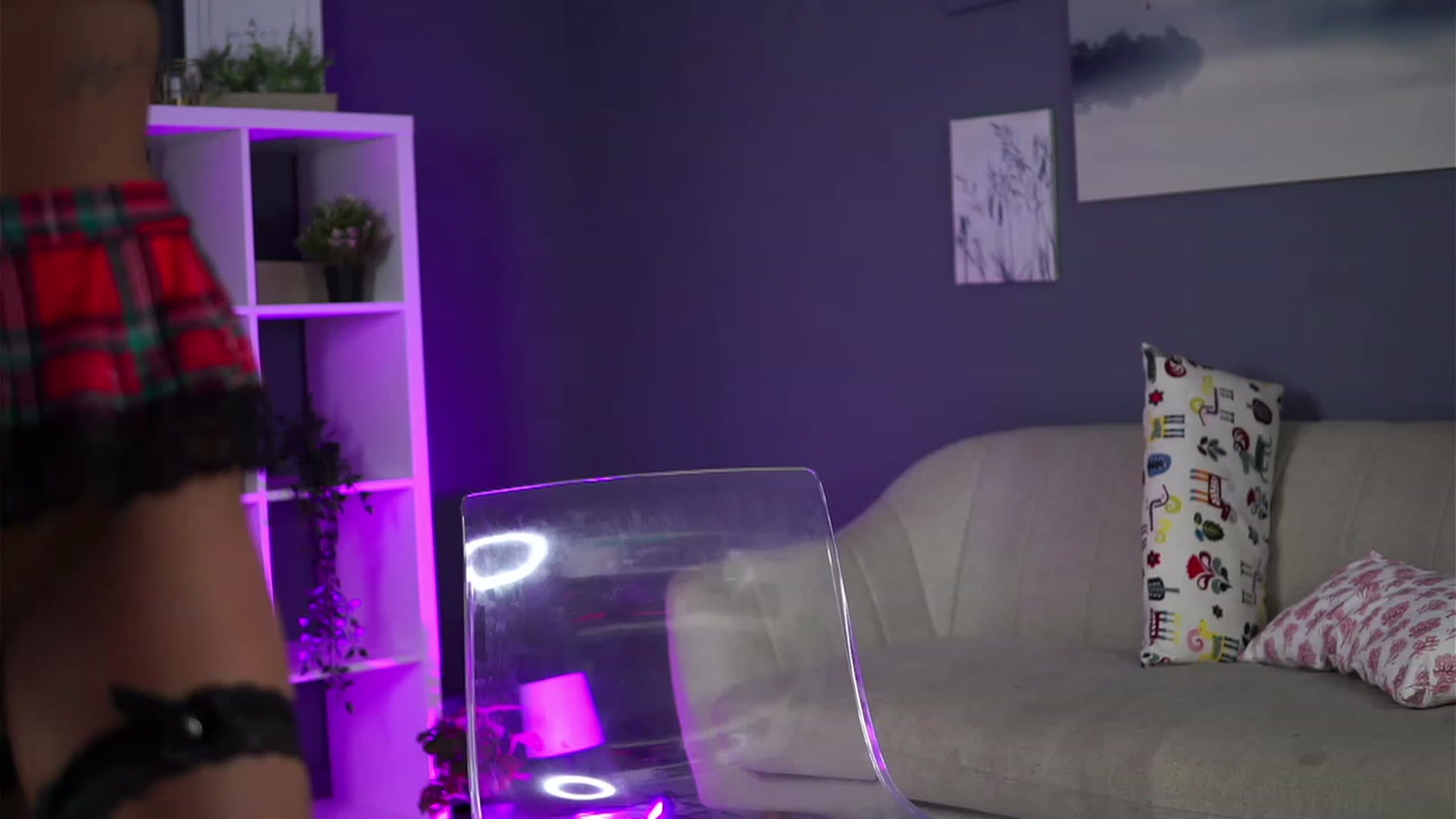 Gallery image thumbnail from TheJoyShow's myfreecams stream on, 12/30/2022, 01:56 image 16 of 20