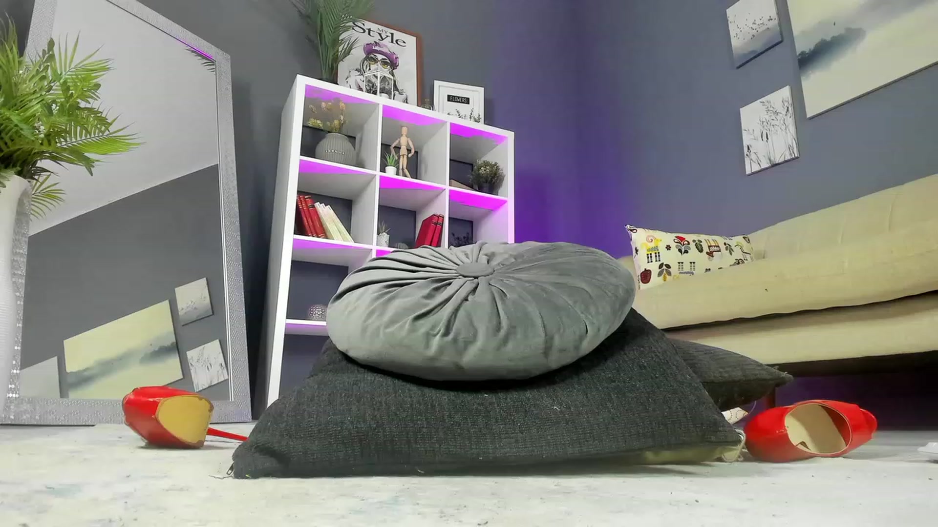 Gallery image thumbnail from TheJoyShow's myfreecams stream on, 01/03/2023, 02:27 image 10 of 20