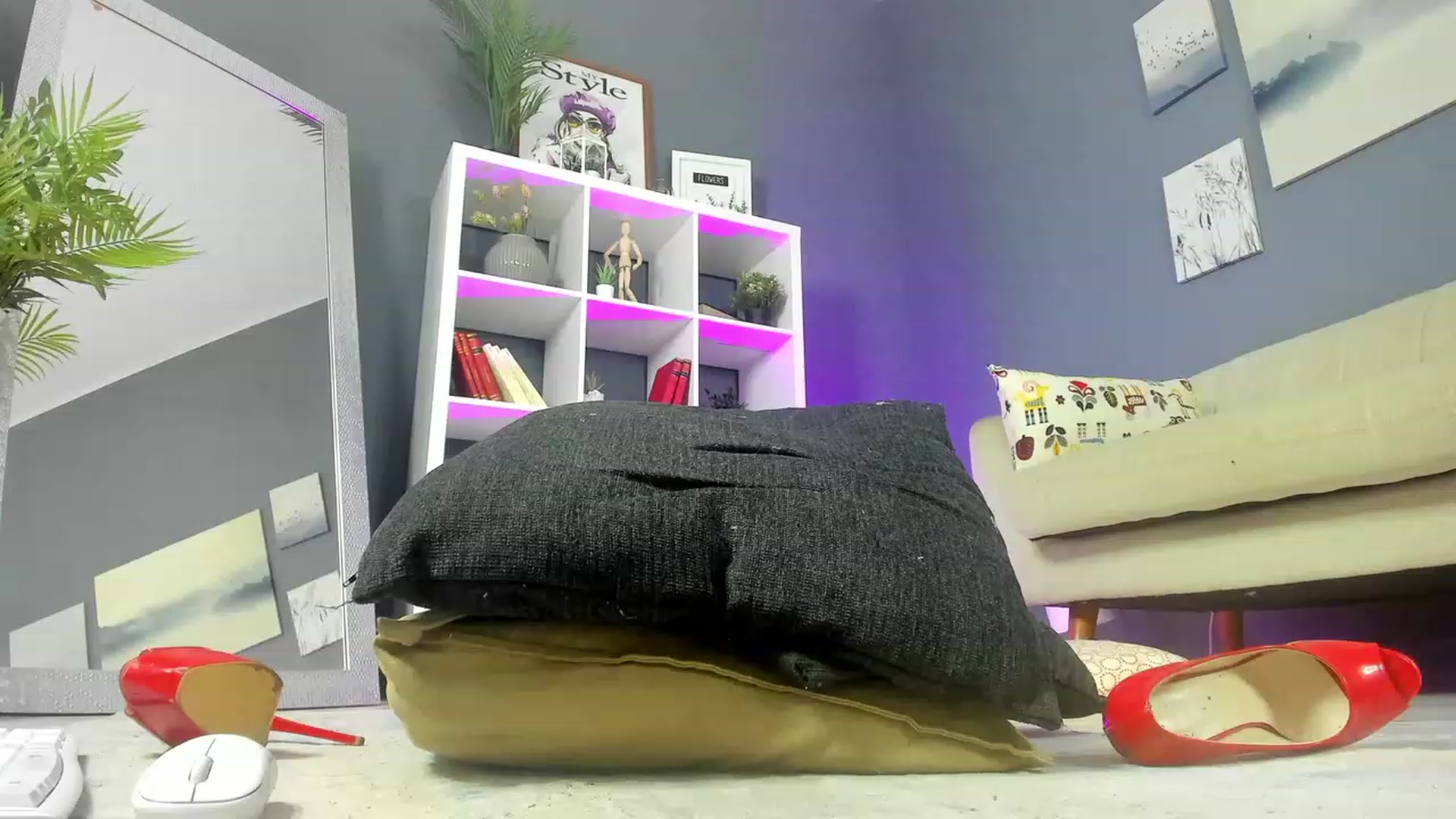 Gallery image thumbnail from TheJoyShow's myfreecams stream on, 01/03/2023, 02:27 image 5 of 20