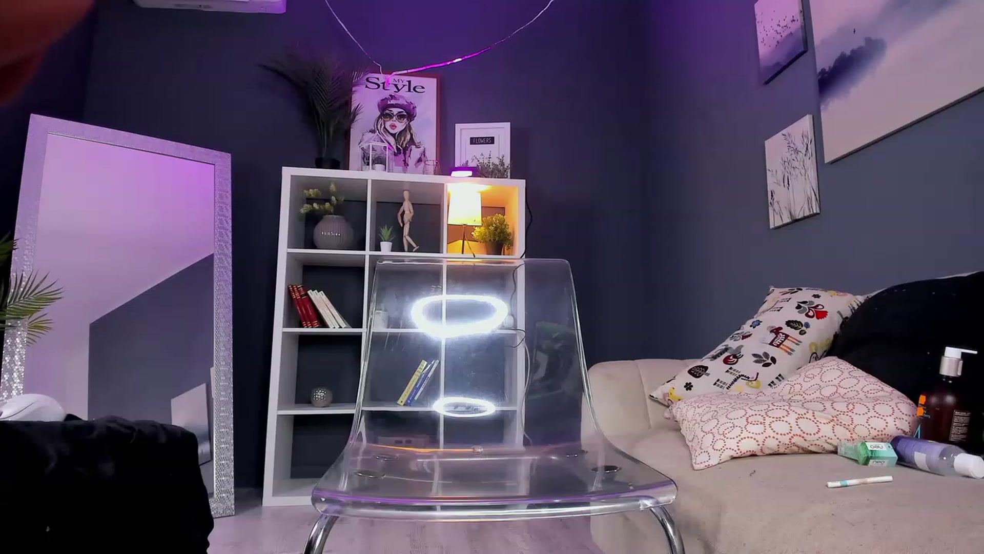 Gallery image thumbnail from TheJoyShow's myfreecams stream on, 01/09/2023, 04:32 image 18 of 20