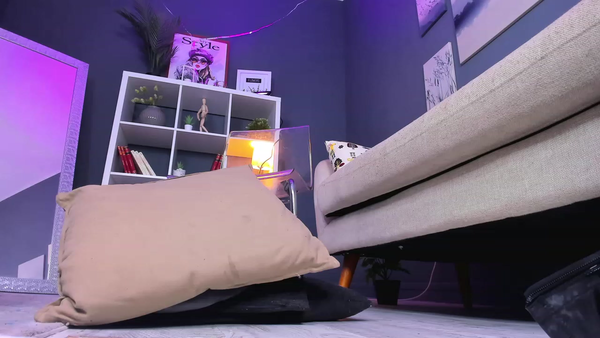 Gallery image thumbnail from TheJoyShow's myfreecams stream on, 01/10/2023, 01:19 image 8 of 20