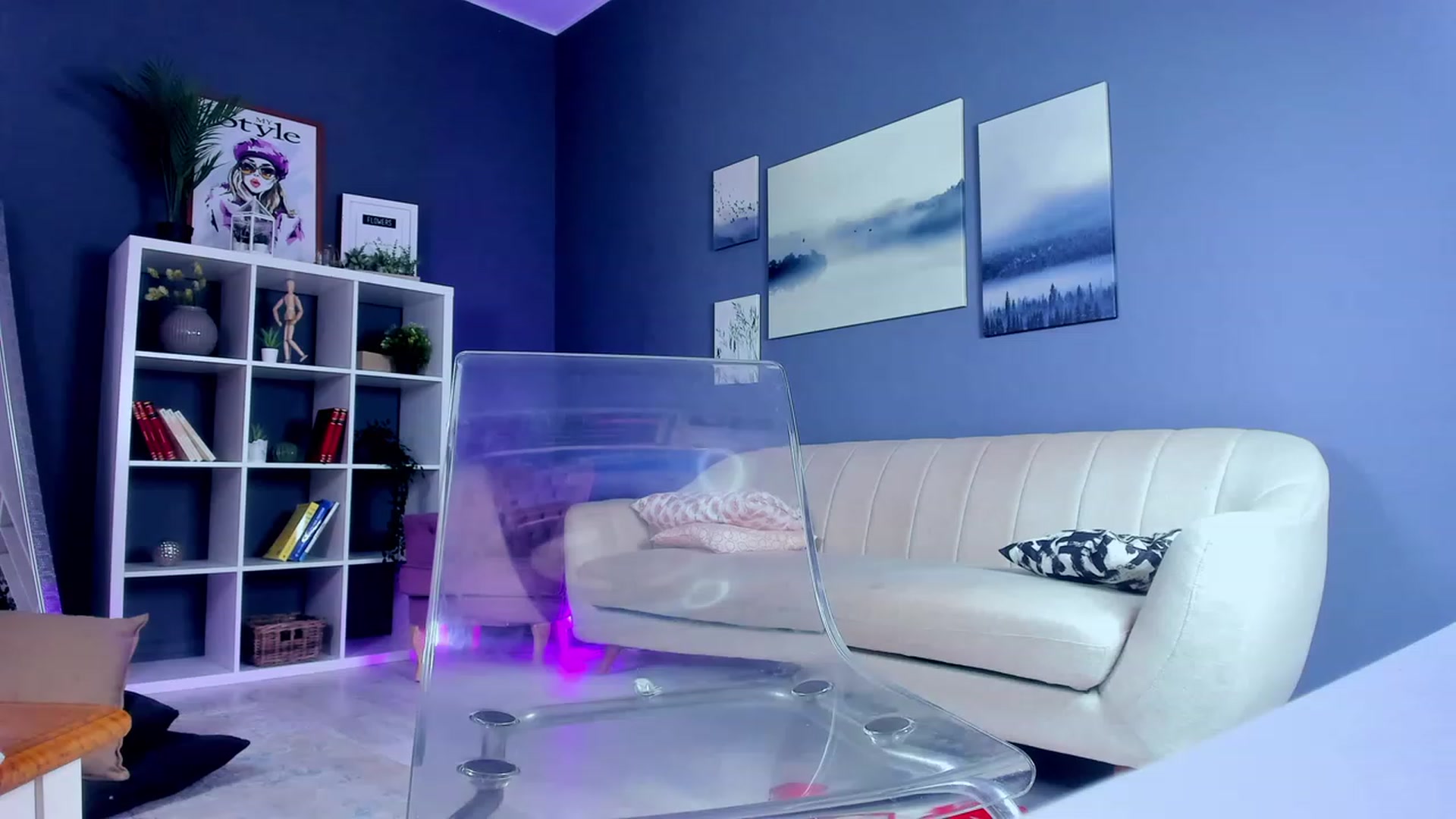Gallery image thumbnail from TheJoyShow's myfreecams stream on, 01/19/2023, 03:41 image 2 of 20