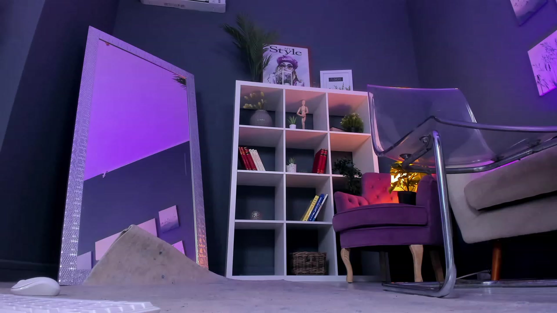 Gallery image thumbnail from TheJoyShow's myfreecams stream on, 01/27/2023, 02:11 image 16 of 20