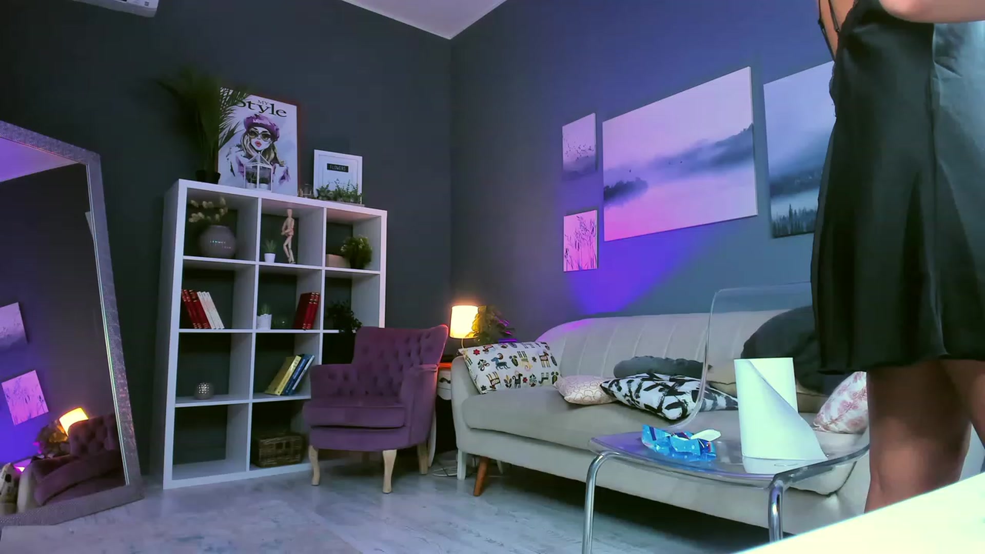 Gallery image thumbnail from TheJoyShow's myfreecams stream on, 01/29/2023, 01:05 image 16 of 20