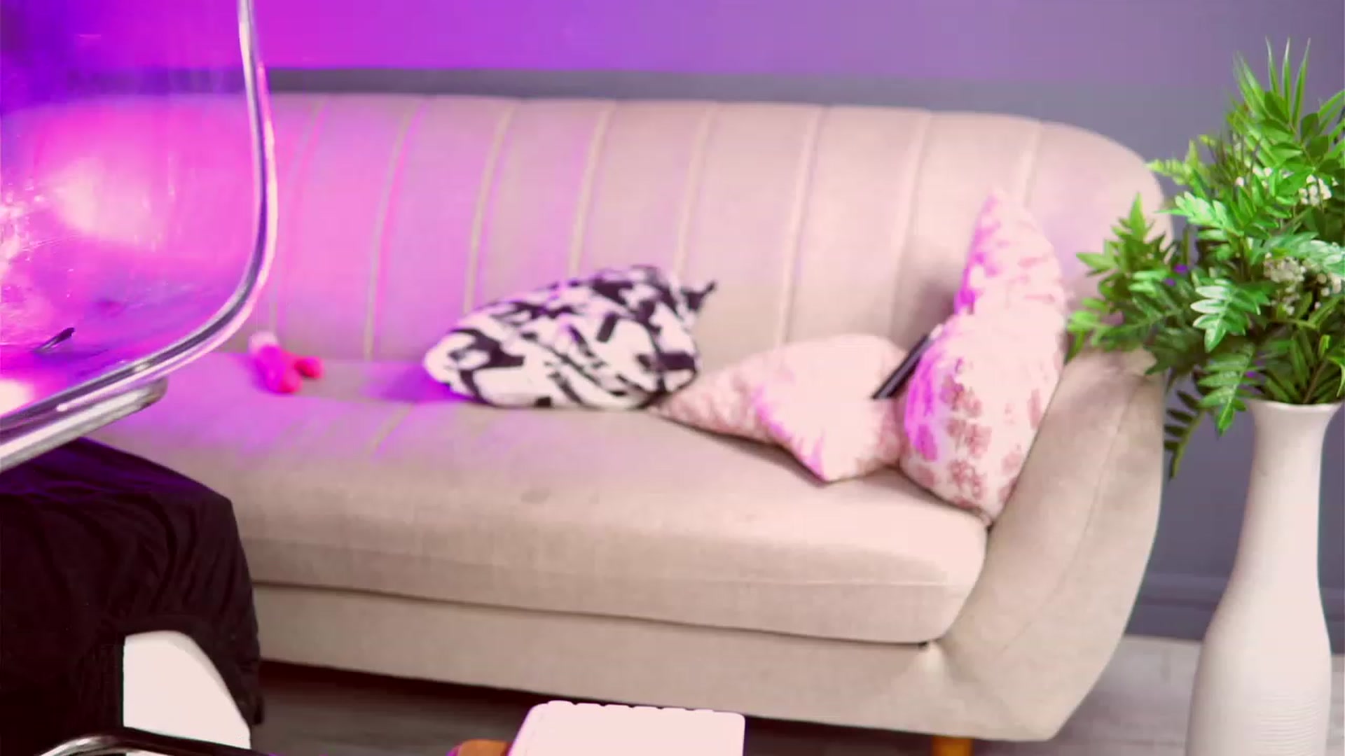 Gallery image thumbnail from TheJoyShow's myfreecams stream on, 02/01/2023, 13:57 image 12 of 20