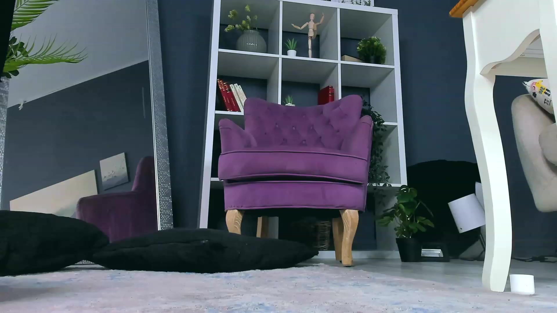 Gallery image thumbnail from TheJoyShow's myfreecams stream on, 02/17/2023, 07:44 image 13 of 20