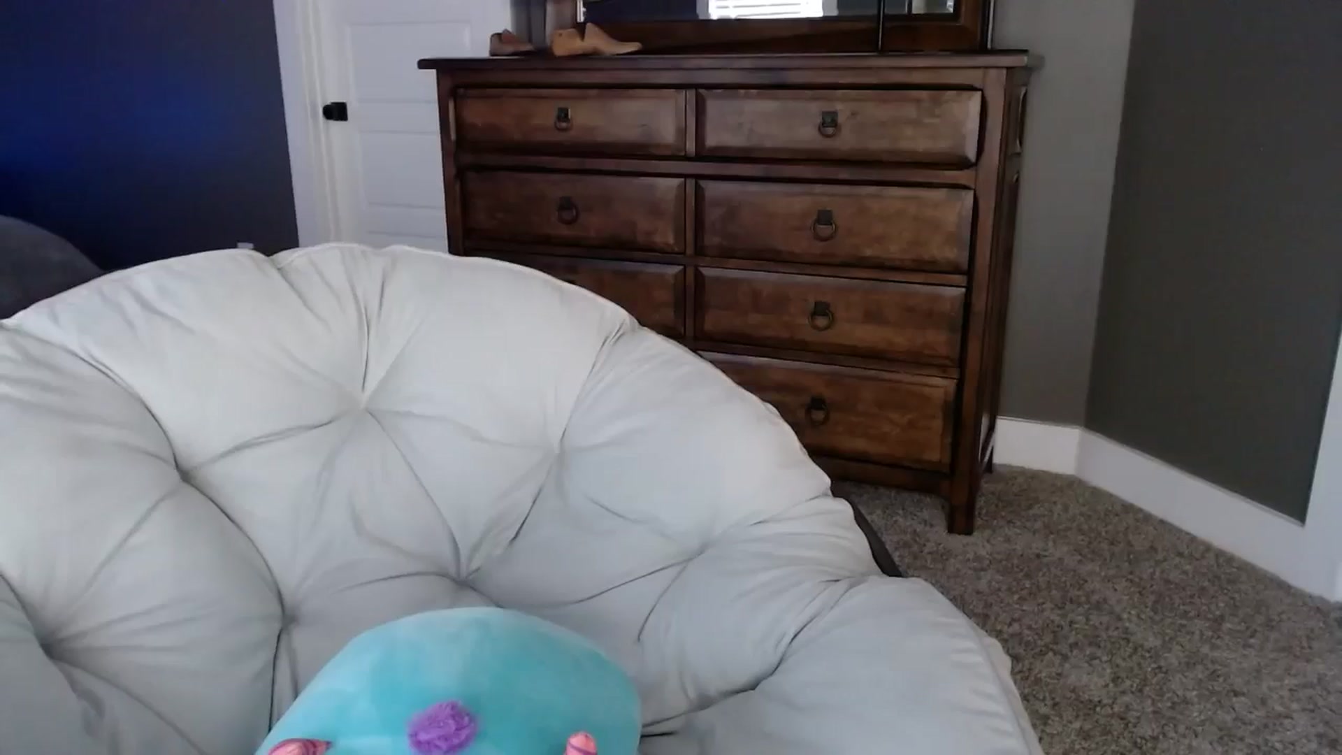 Gallery image thumbnail from TheKissKara's myfreecams stream on, 08/06/2025, 23:46 image 13 of 20