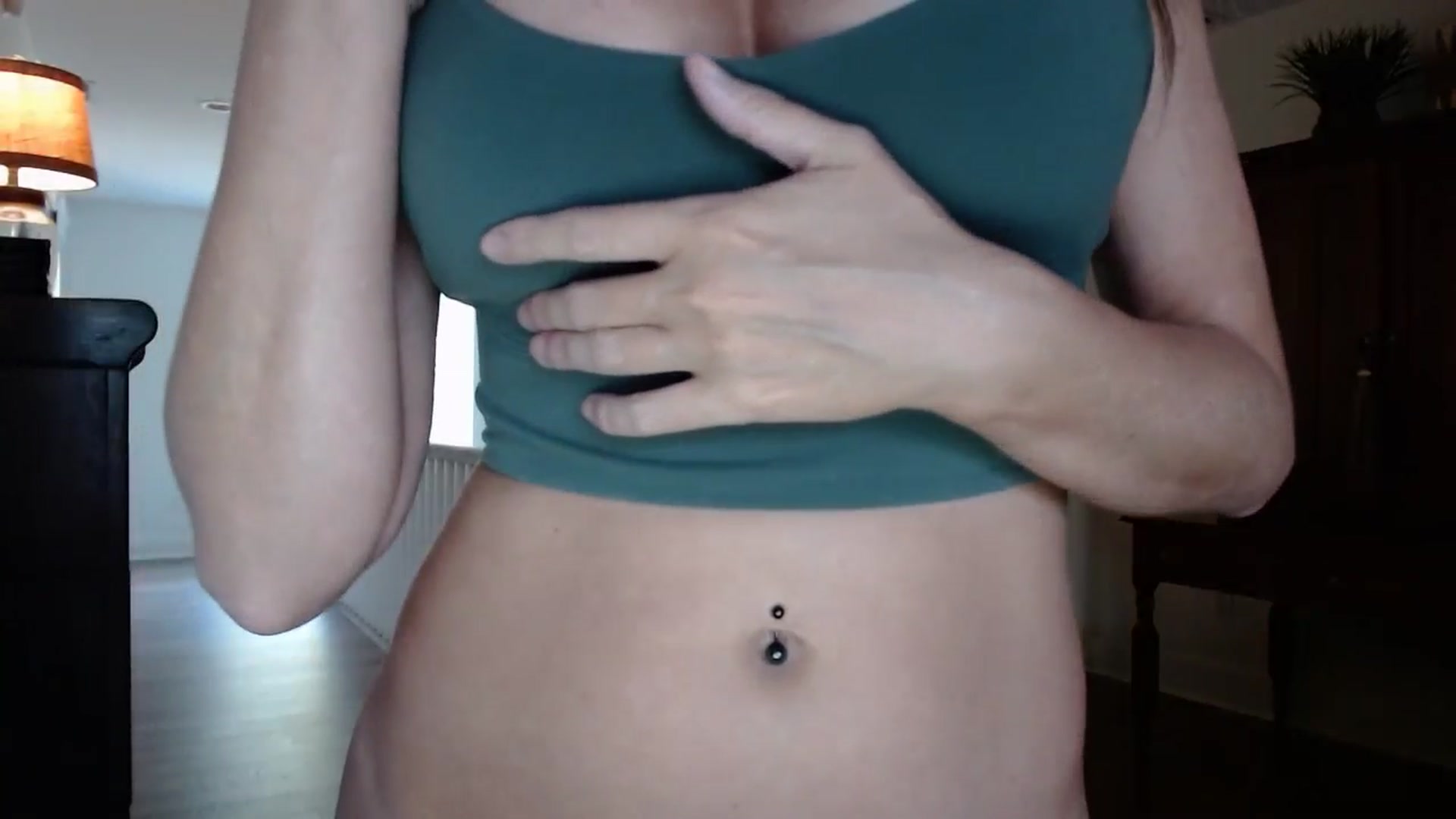 Gallery image thumbnail from TheKissKara's myfreecams stream on, 08/12/2025, 24:10 image 20 of 20