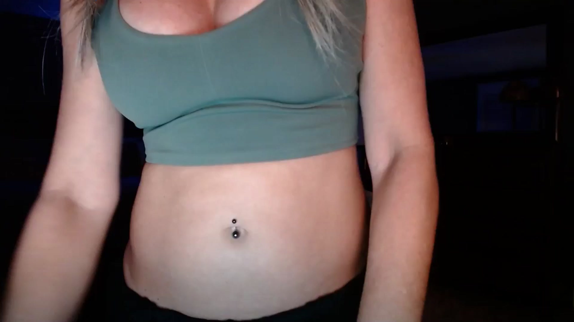 Gallery image thumbnail from TheKissKara's myfreecams stream on, 08/12/2025, 03:47 image 17 of 20