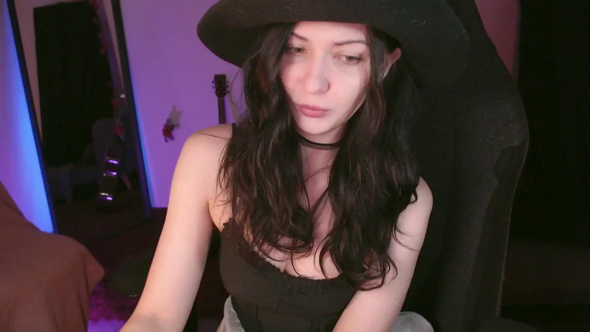 Gallery image thumbnail from TheMayo's myfreecams stream on, 05/06/2024, 06:05 image 3 of 20
