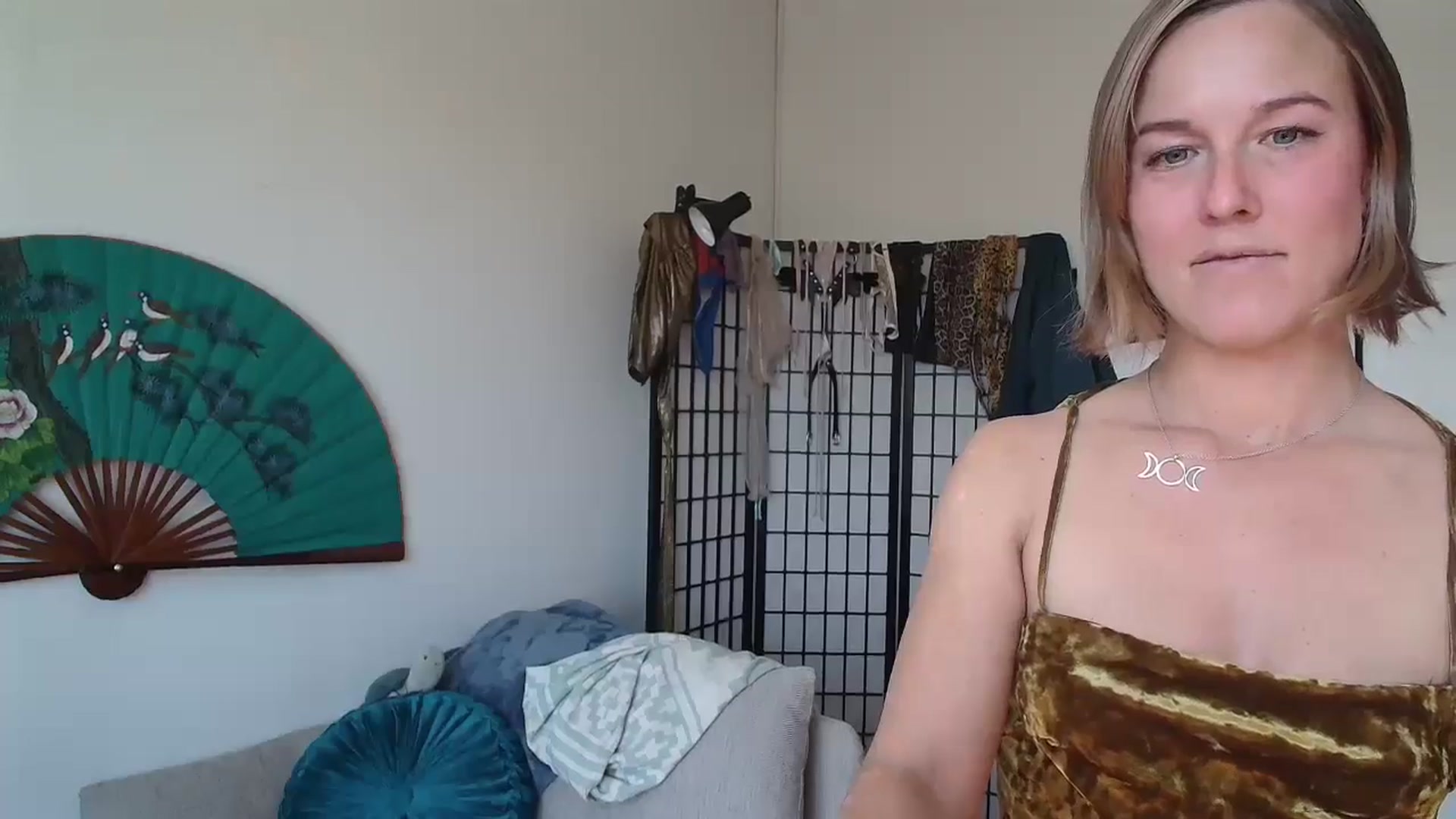 Gallery image thumbnail from TheMaytrix's myfreecams stream on, 05/17/2024, 20:39 image 3 of 20