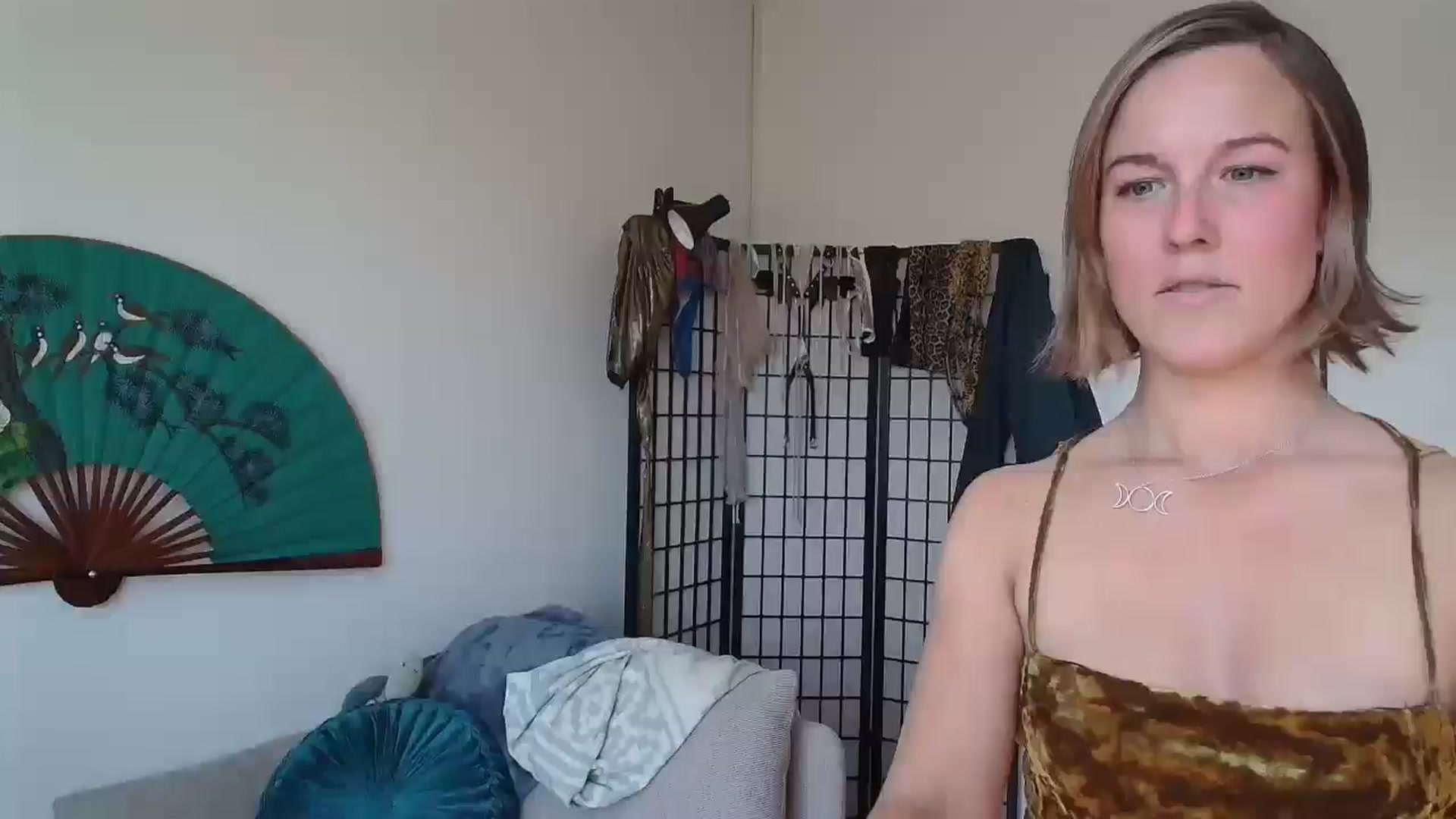 Gallery image thumbnail from TheMaytrix's myfreecams stream on, 05/17/2024, 20:39 image 1 of 20