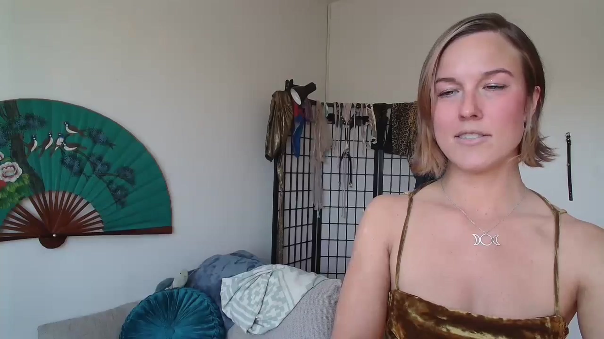 Gallery image thumbnail from TheMaytrix's myfreecams stream on, 05/17/2024, 20:39 image 10 of 20