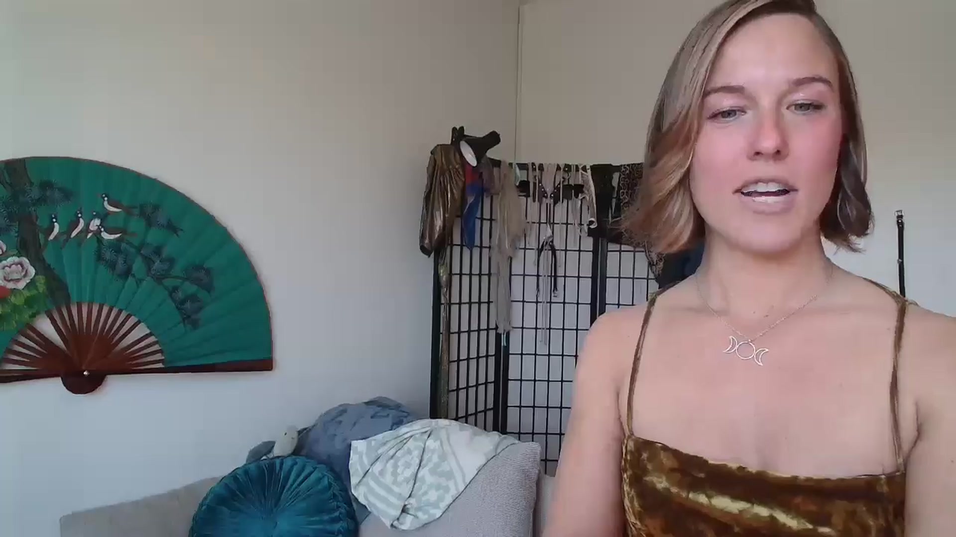 Gallery image thumbnail from TheMaytrix's myfreecams stream on, 05/17/2024, 20:39 image 12 of 20