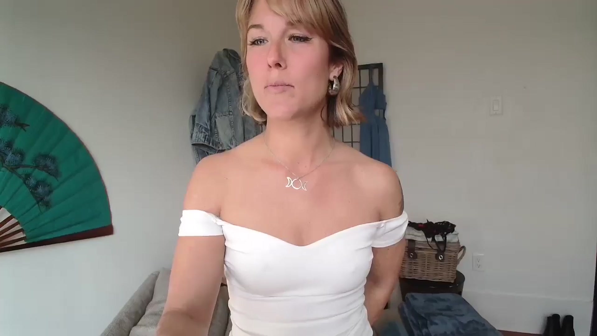 Gallery image thumbnail from TheMaytrix's myfreecams stream on, 05/23/2024, 16:43 image 17 of 20