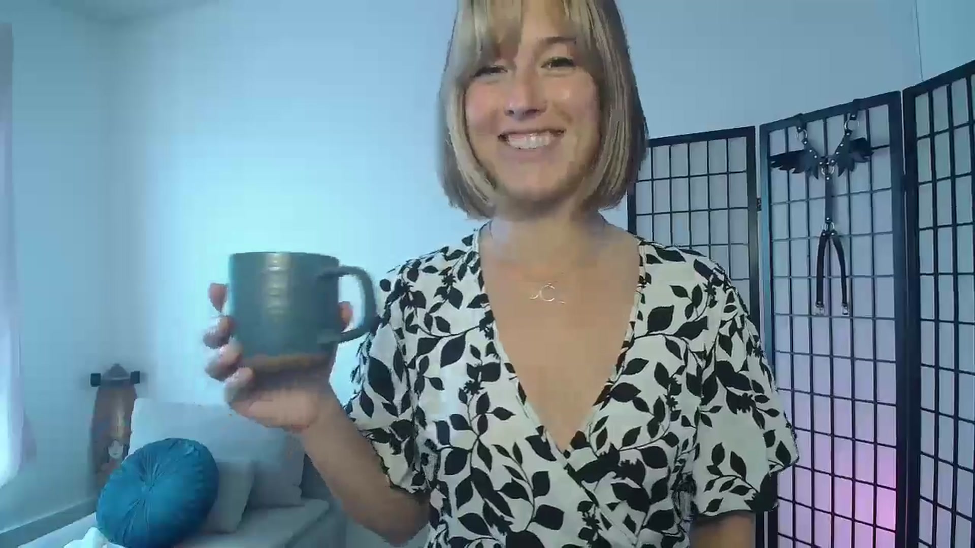 Gallery image thumbnail from TheMaytrix's myfreecams stream on, 06/15/2024, 15:59 image 3 of 20