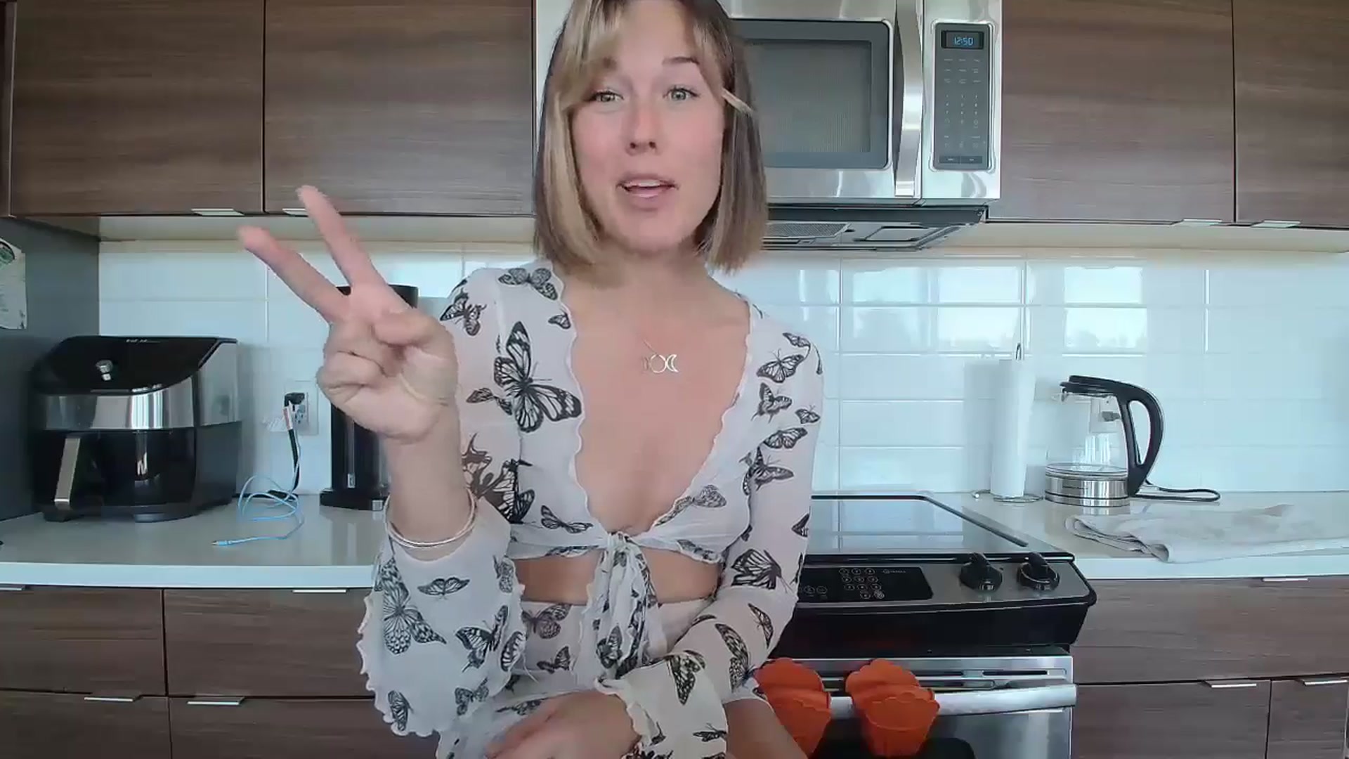 Gallery image thumbnail from TheMaytrix's myfreecams stream on, 06/20/2024, 19:59 image 18 of 20