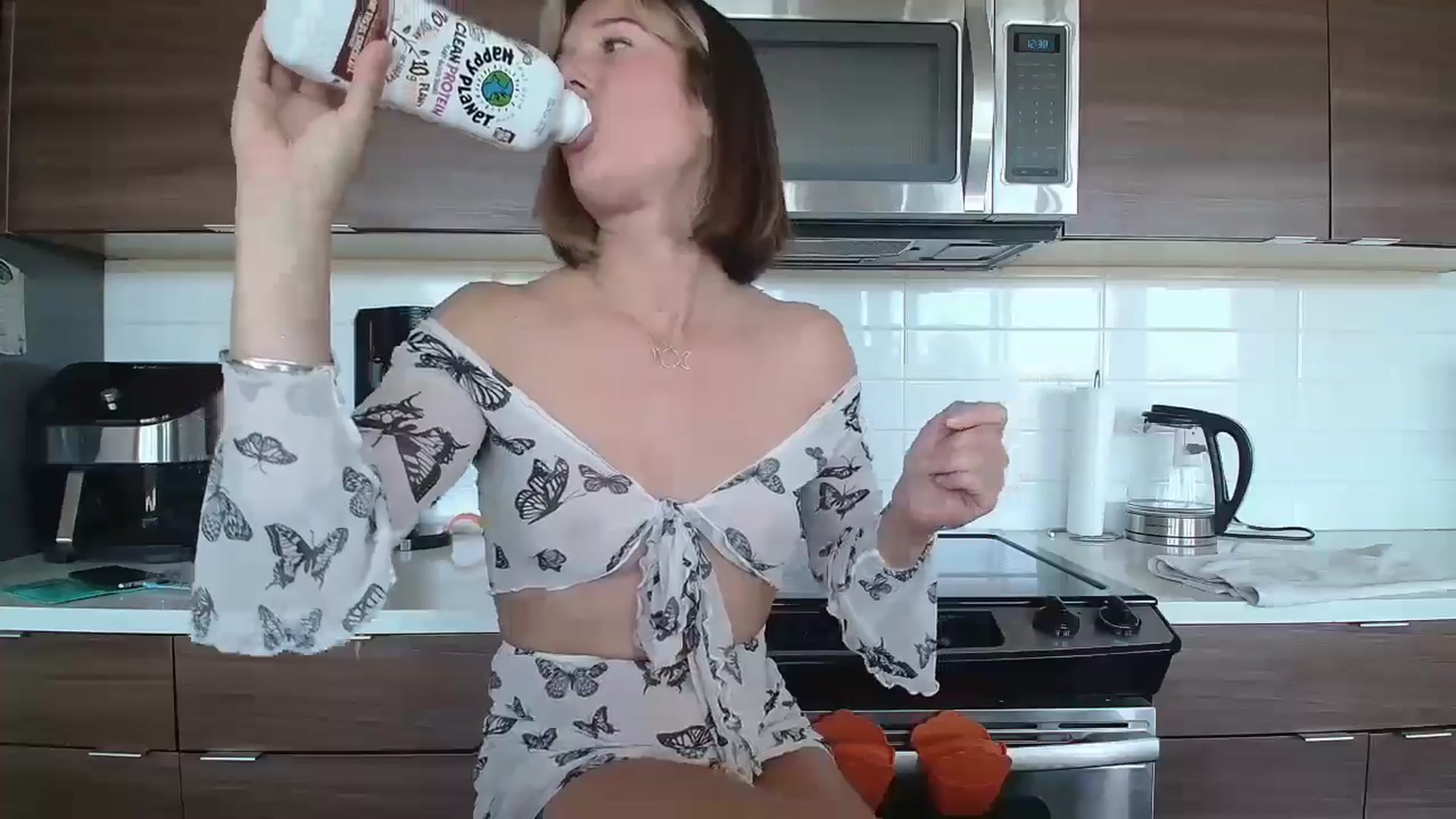 Gallery image thumbnail from TheMaytrix's myfreecams stream on, 06/20/2024, 19:59 image 13 of 20