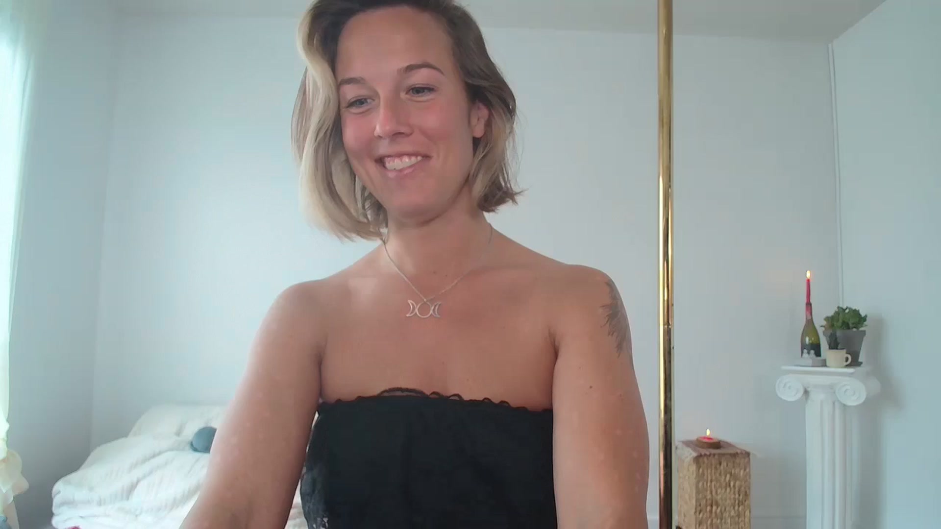 Gallery image thumbnail from TheMaytrix's myfreecams stream on, 06/28/2024, 15:54 image 9 of 20