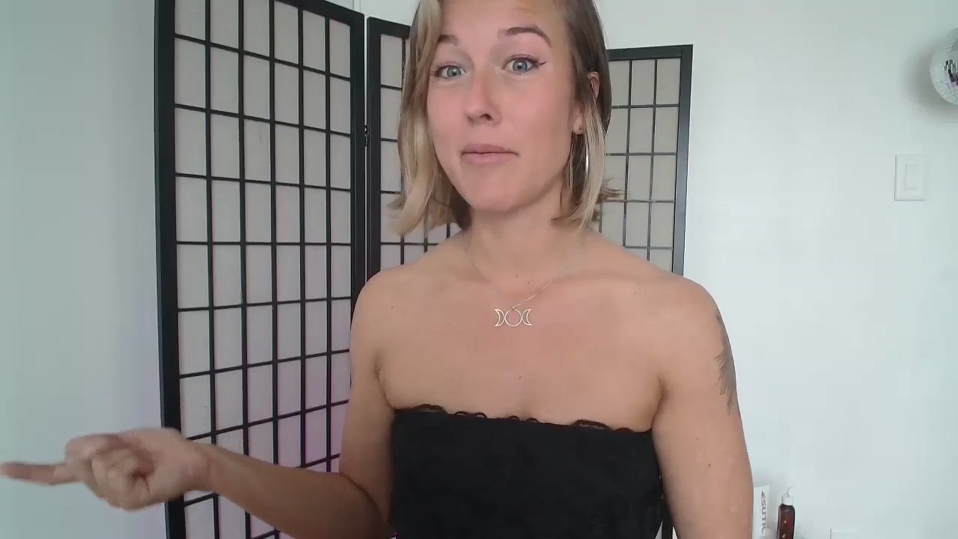 Gallery image thumbnail from TheMaytrix's myfreecams stream on, 07/01/2024, 15:13 image 9 of 20