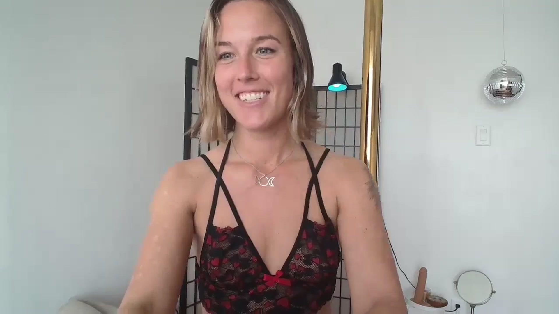 Gallery image thumbnail from TheMaytrix's myfreecams stream on, 07/01/2024, 18:15 image 8 of 20