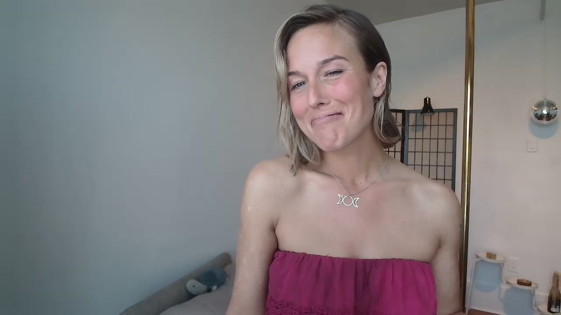 Gallery image thumbnail from TheMaytrix's myfreecams stream on, 07/02/2024, 01:36 image 4 of 20