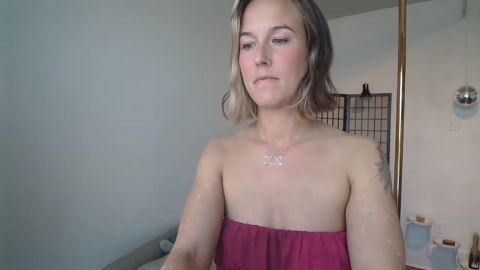Gallery image thumbnail from TheMaytrix's myfreecams stream on, 07/02/2024, 01:36 image 13 of 20