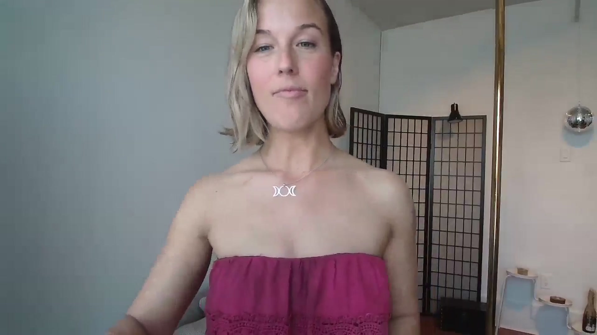 Gallery image thumbnail from TheMaytrix's myfreecams stream on, 07/02/2024, 01:36 image 5 of 20