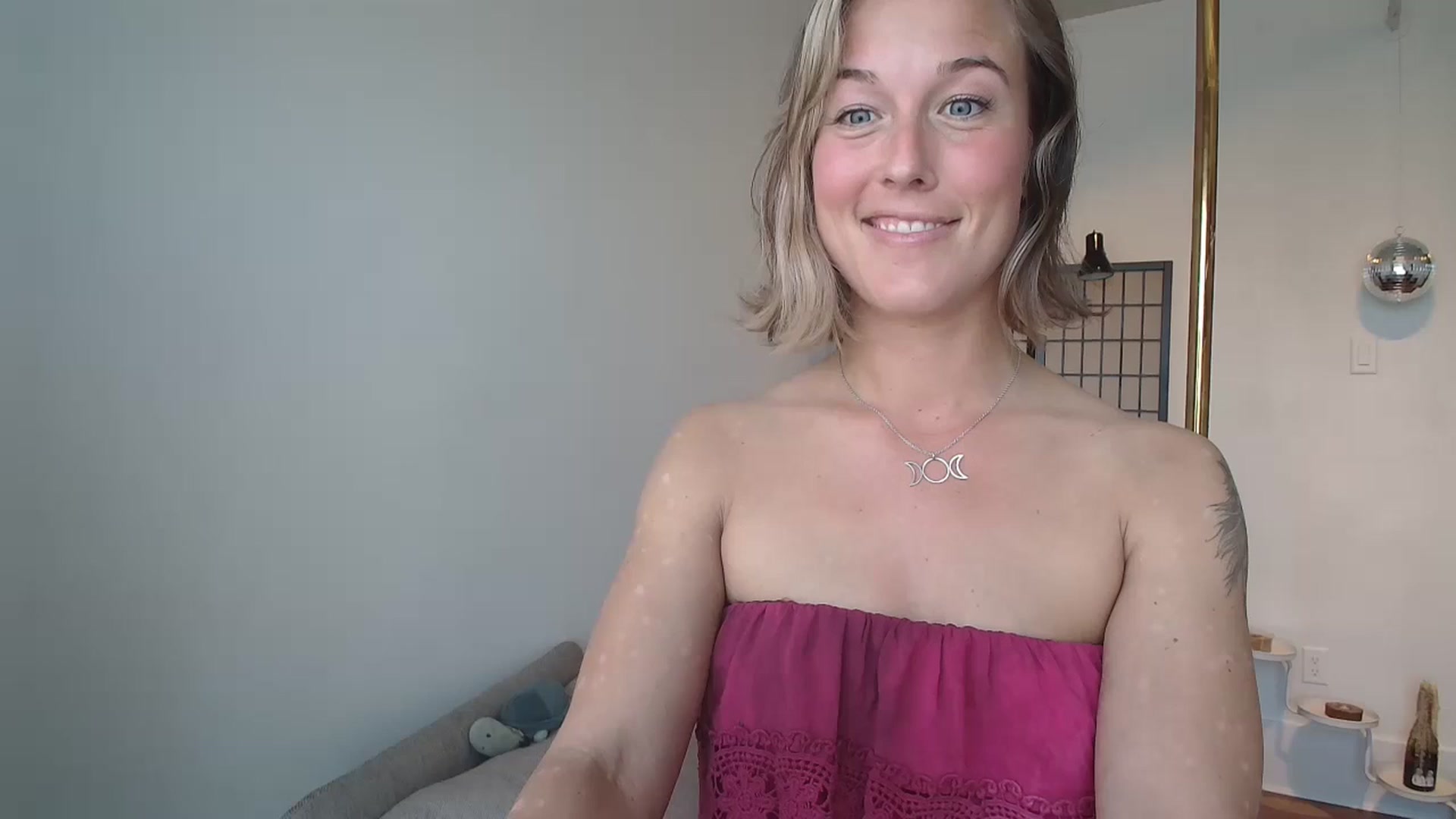 Gallery image thumbnail from TheMaytrix's myfreecams stream on, 07/02/2024, 02:29 image 2 of 20