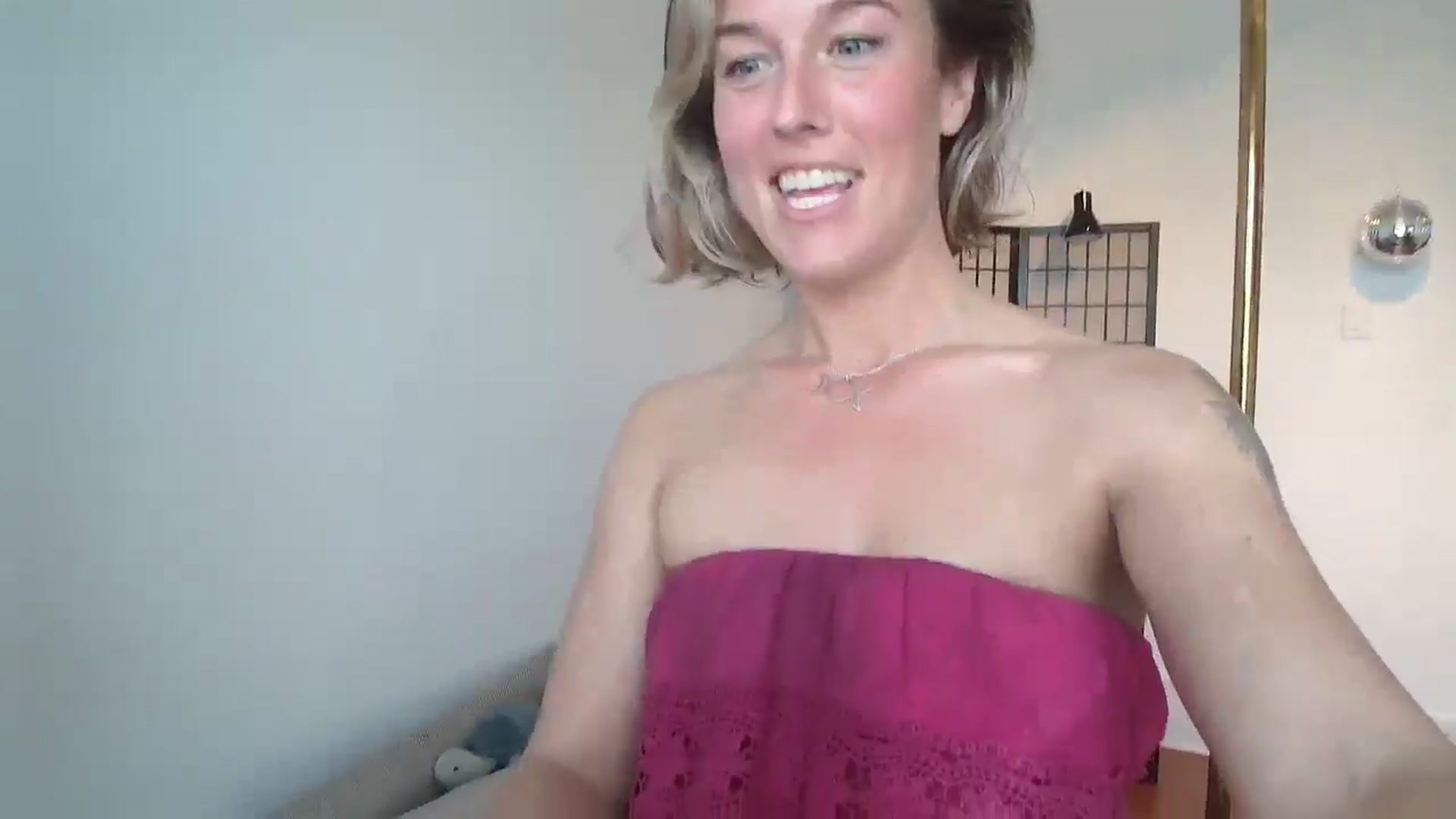 Gallery image thumbnail from TheMaytrix's myfreecams stream on, 07/02/2024, 02:29 image 13 of 20