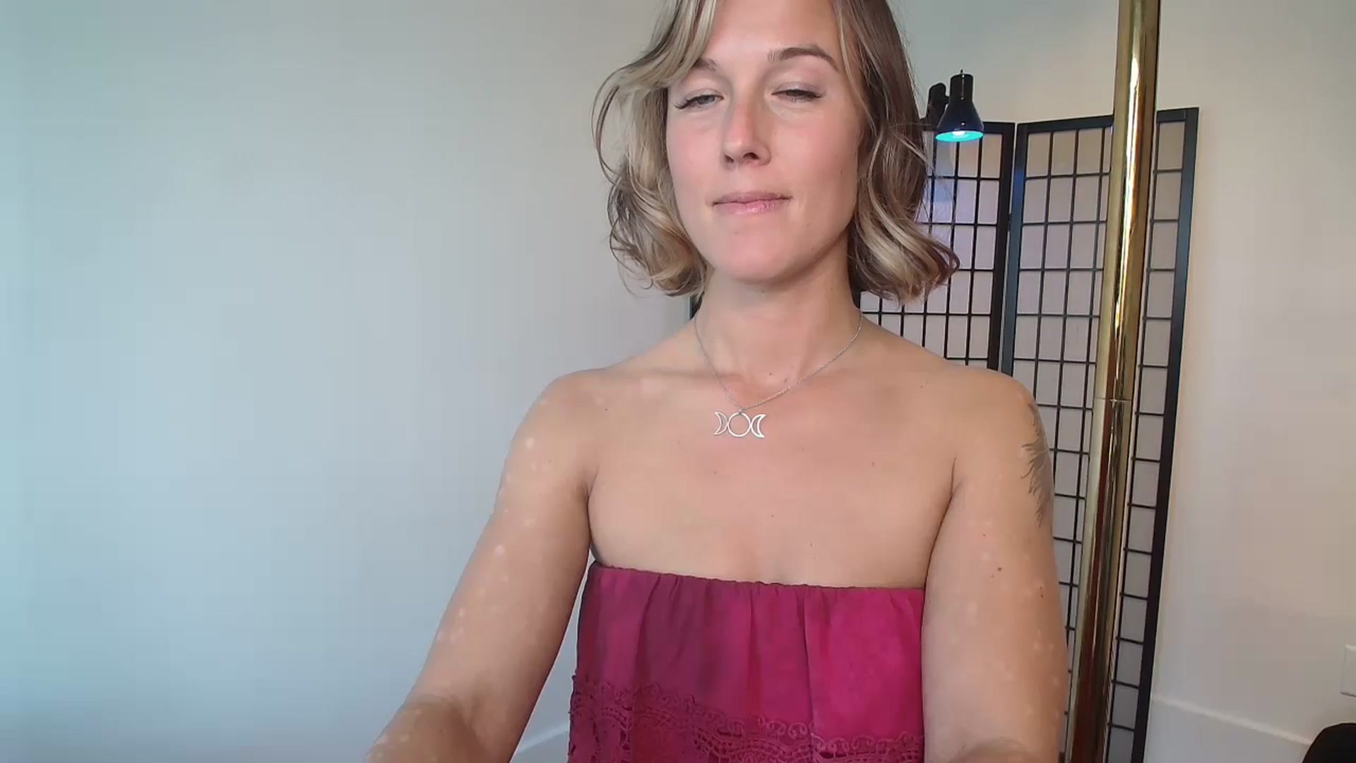 Gallery image thumbnail from TheMaytrix's myfreecams stream on, 07/03/2024, 03:19 image 2 of 20