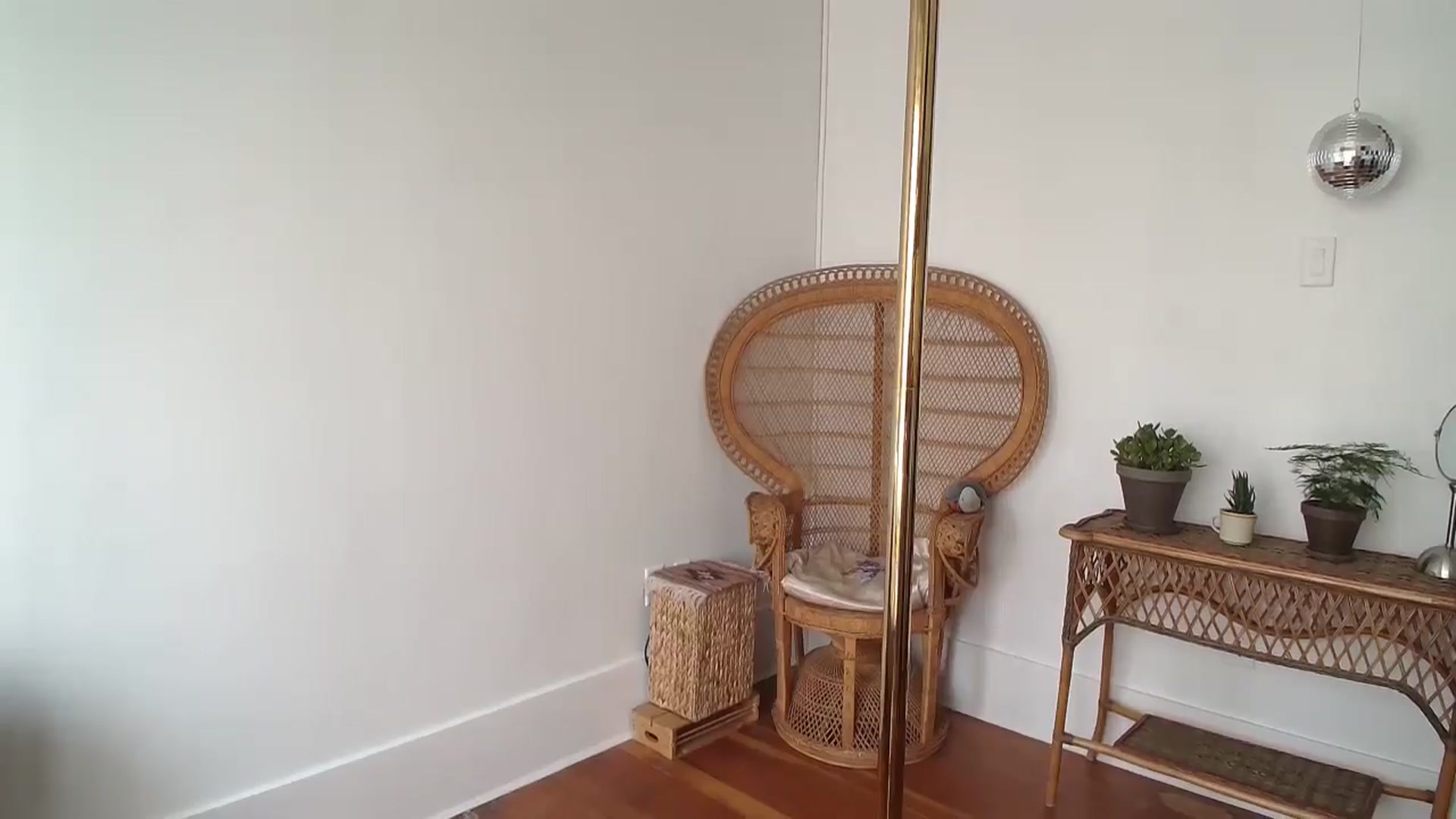 Gallery image thumbnail from TheMaytrix's myfreecams stream on, 07/27/2024, 18:30 image 2 of 20
